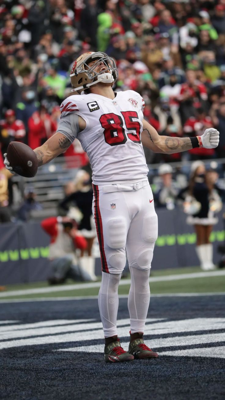 736x1307 Tight end wallpaper. Mike evans buccaneers wallpaper, Tony gonzalez wallpaper, Football players
