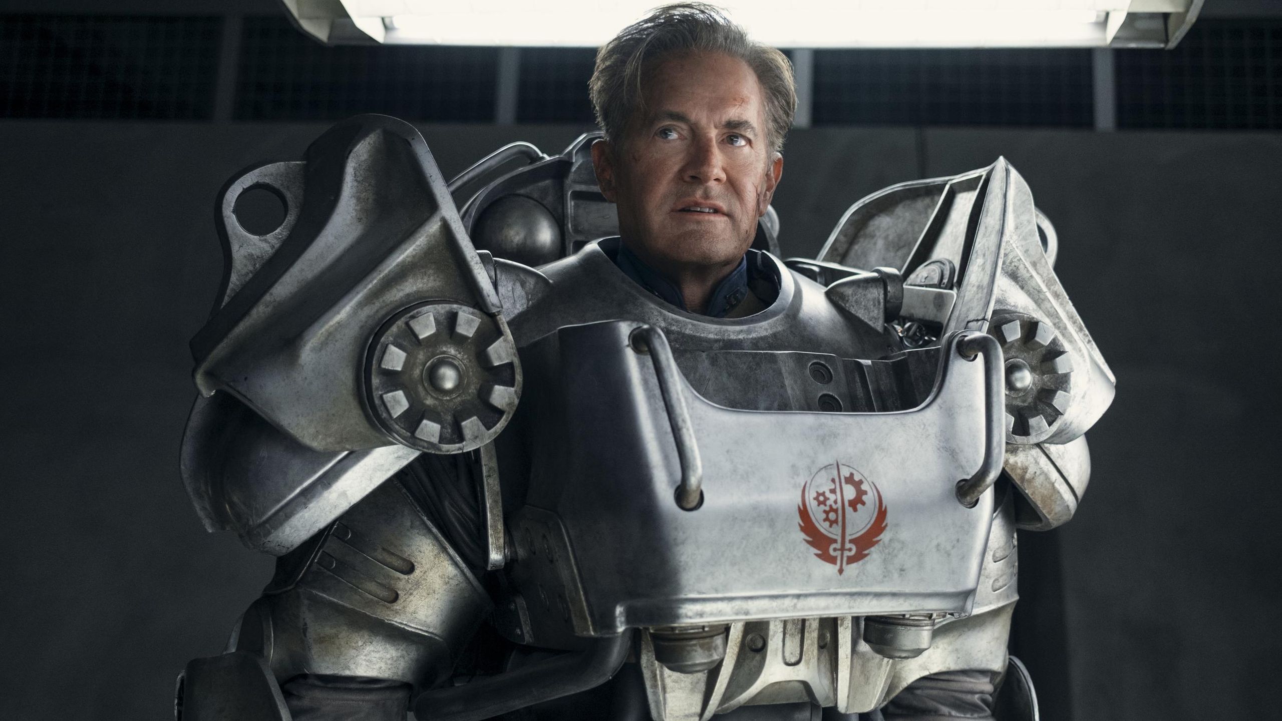2560x1440 It Is Such A Thrill To Have The Power Armor On': Fallout's Kyle MacLachlan Says Wearing The T 60 Suit Feels Like 'you Can Do Just About Anything'