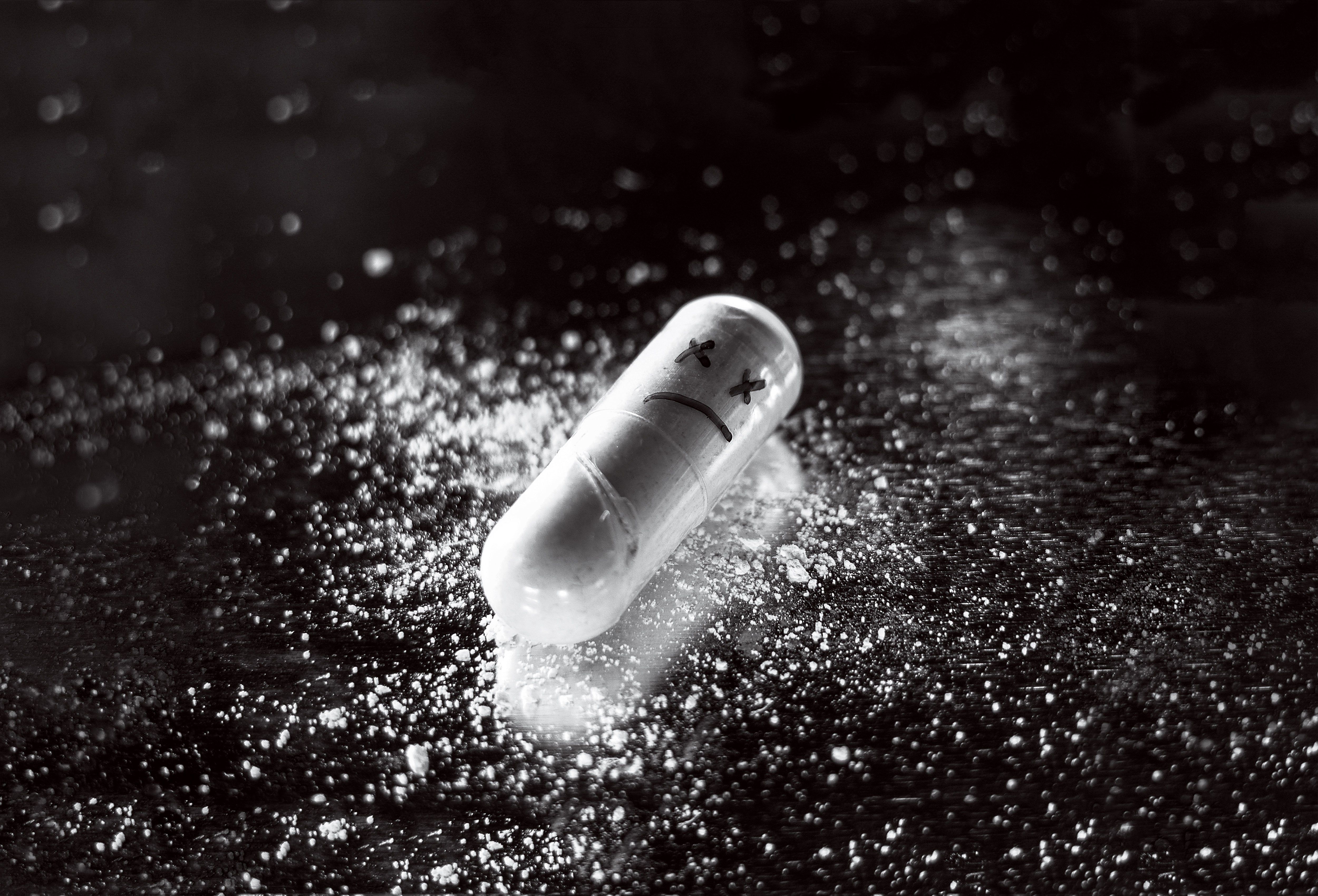 5000x3398 Wallpaper White Medication Pill on Red Surface, Background Free Image