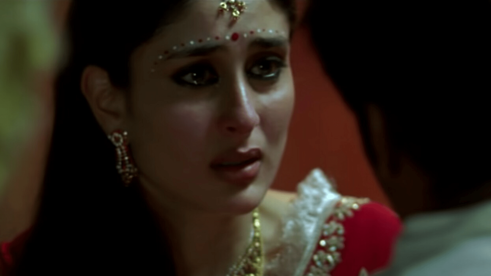 1600x900 Kareena Kapoor shares throwback video from Omkara: 'God knows how much I loved playing Dolly'