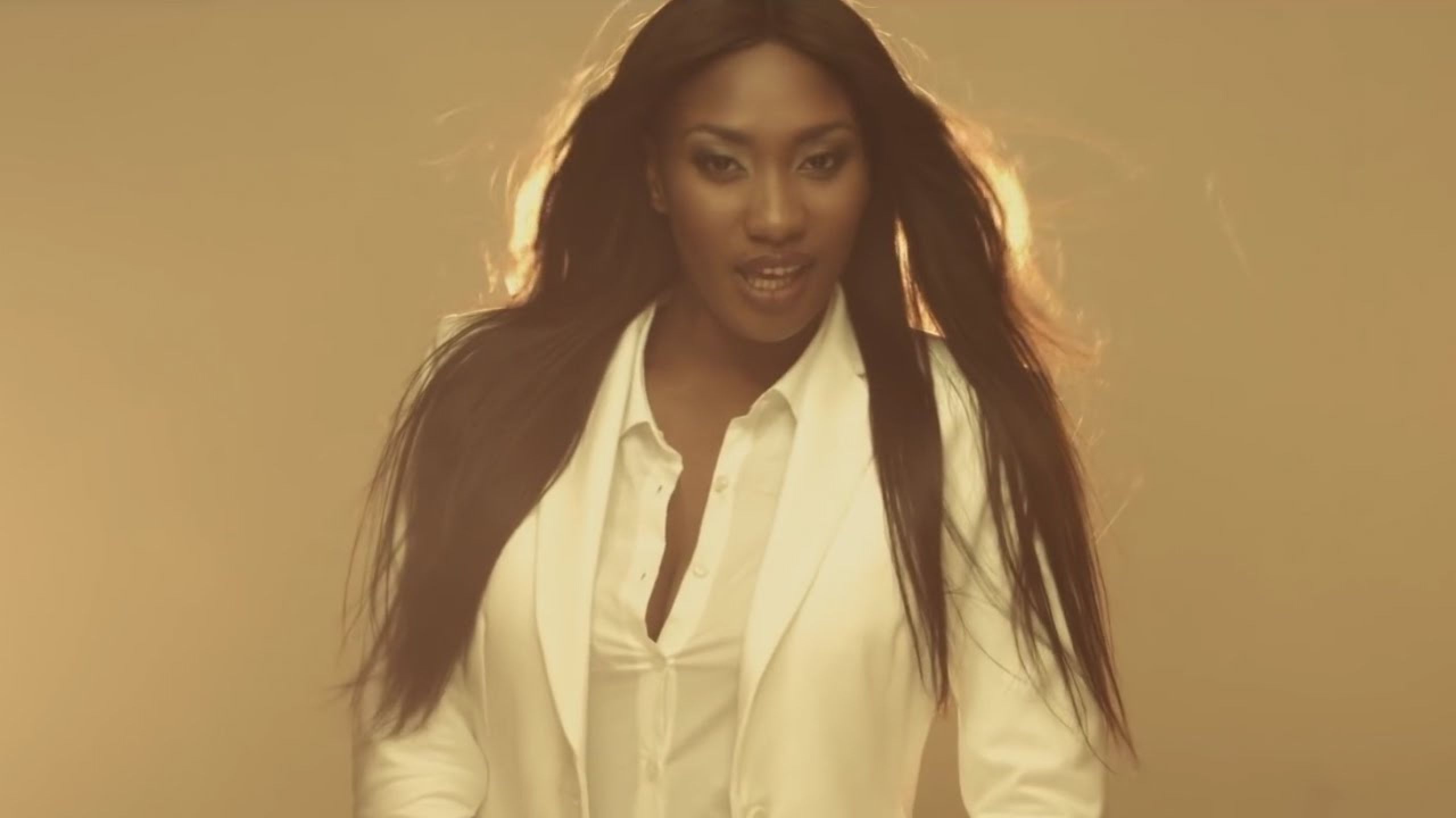 2560x1440 Aya Nakamuraé (Clip officiel): Clothes, Outfits, Brands, Style and Looks
