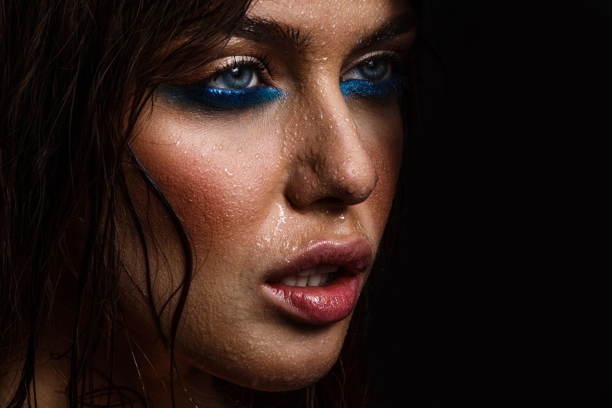 2048x1365 women, Water Drops, Face, Closeup, Black Background, Makeup, Looking Away, Open Mouth, Blue Eyes, Sarp Abdullah Gültemiz Wallpaper HD / Desktop and Mobile Background