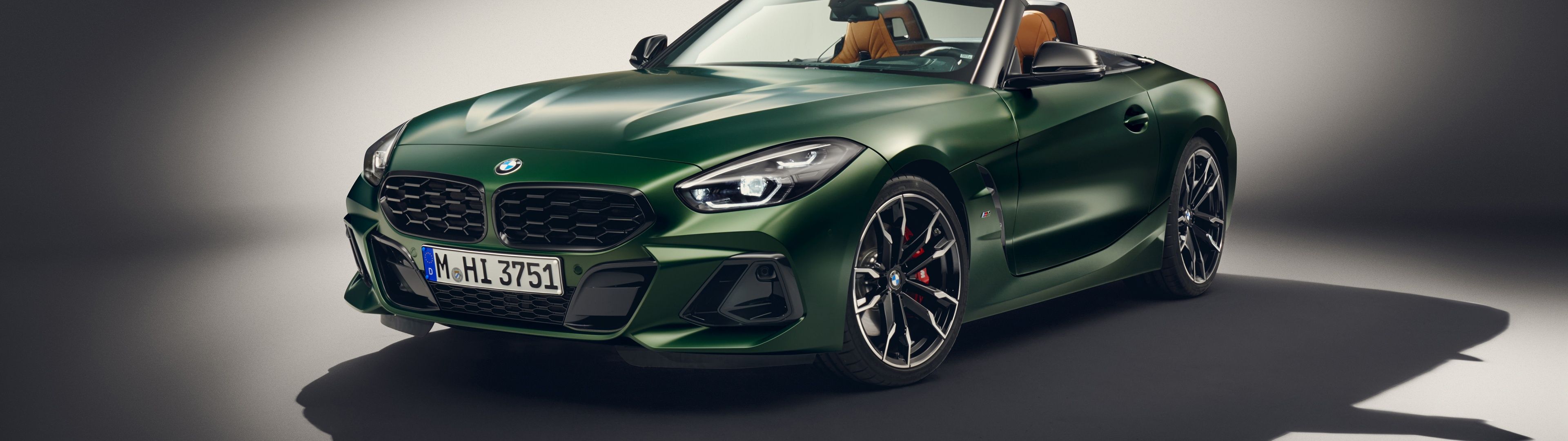 3840x1080 BMW Z4 M40i MT Pure Impulse Edition 2024 4K Wallpaper