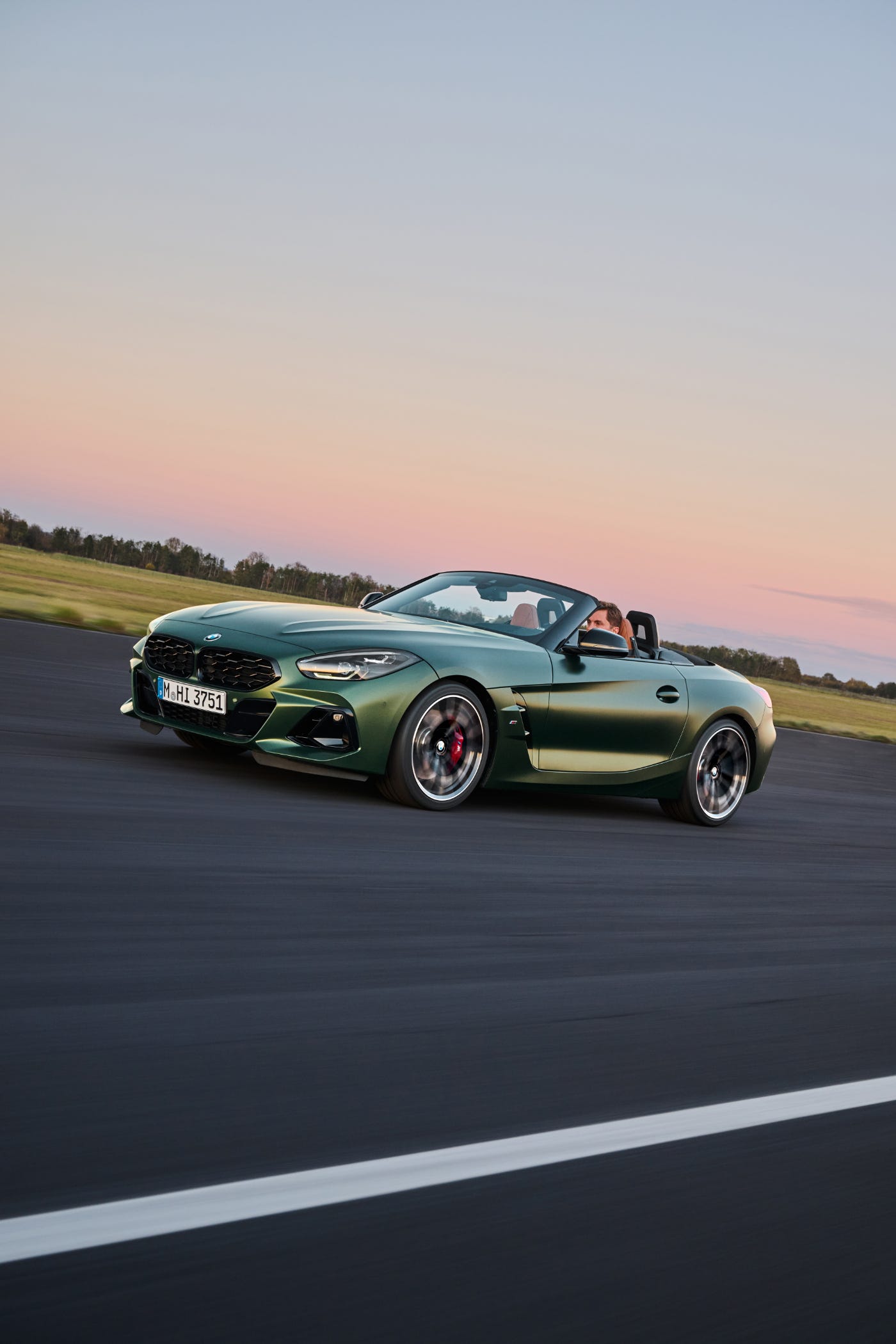 1400x2100 Gallery: 2025 BMW Z4 Photo