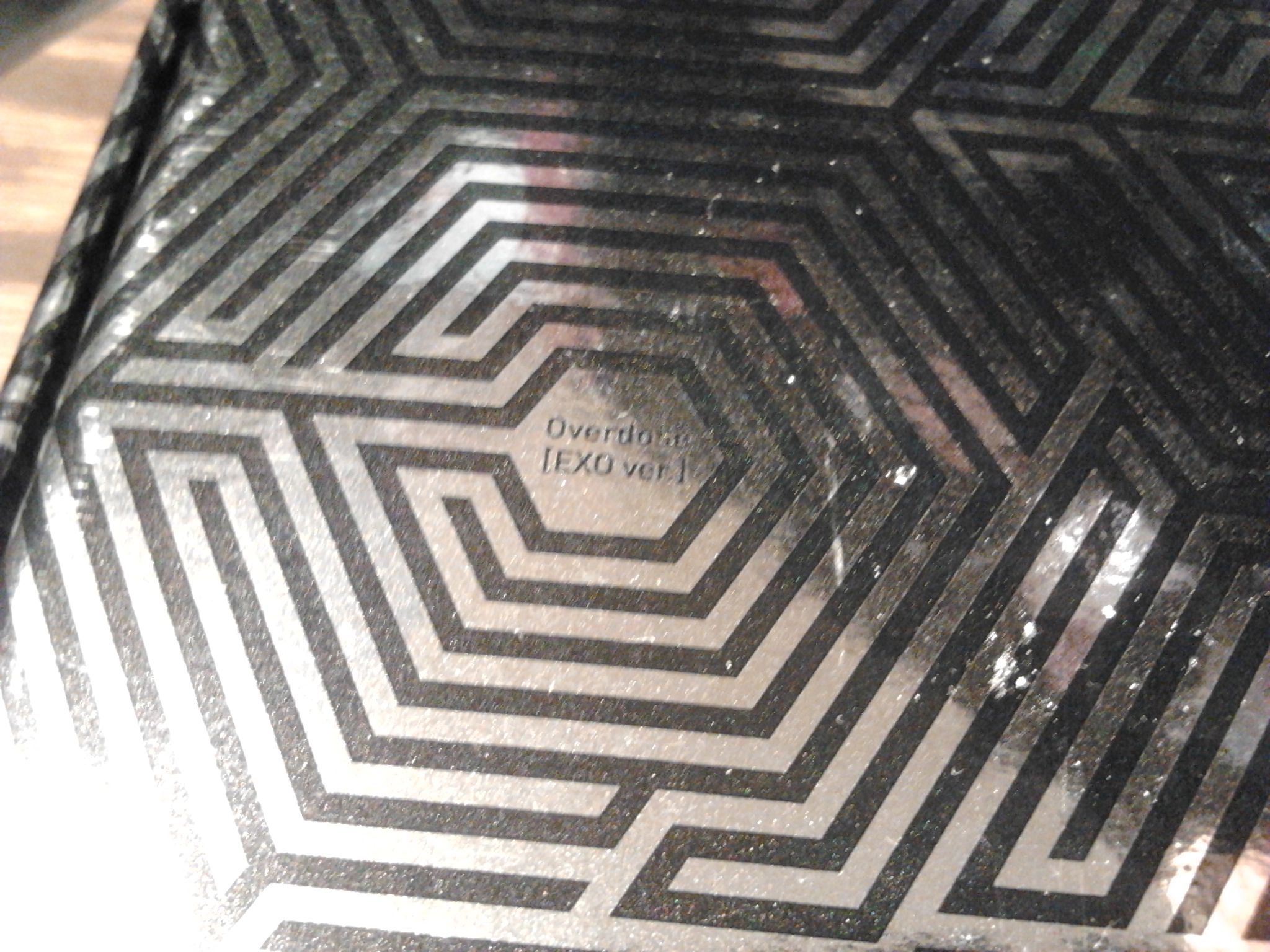 2048x1536 Unboxing EXO M's Overdose