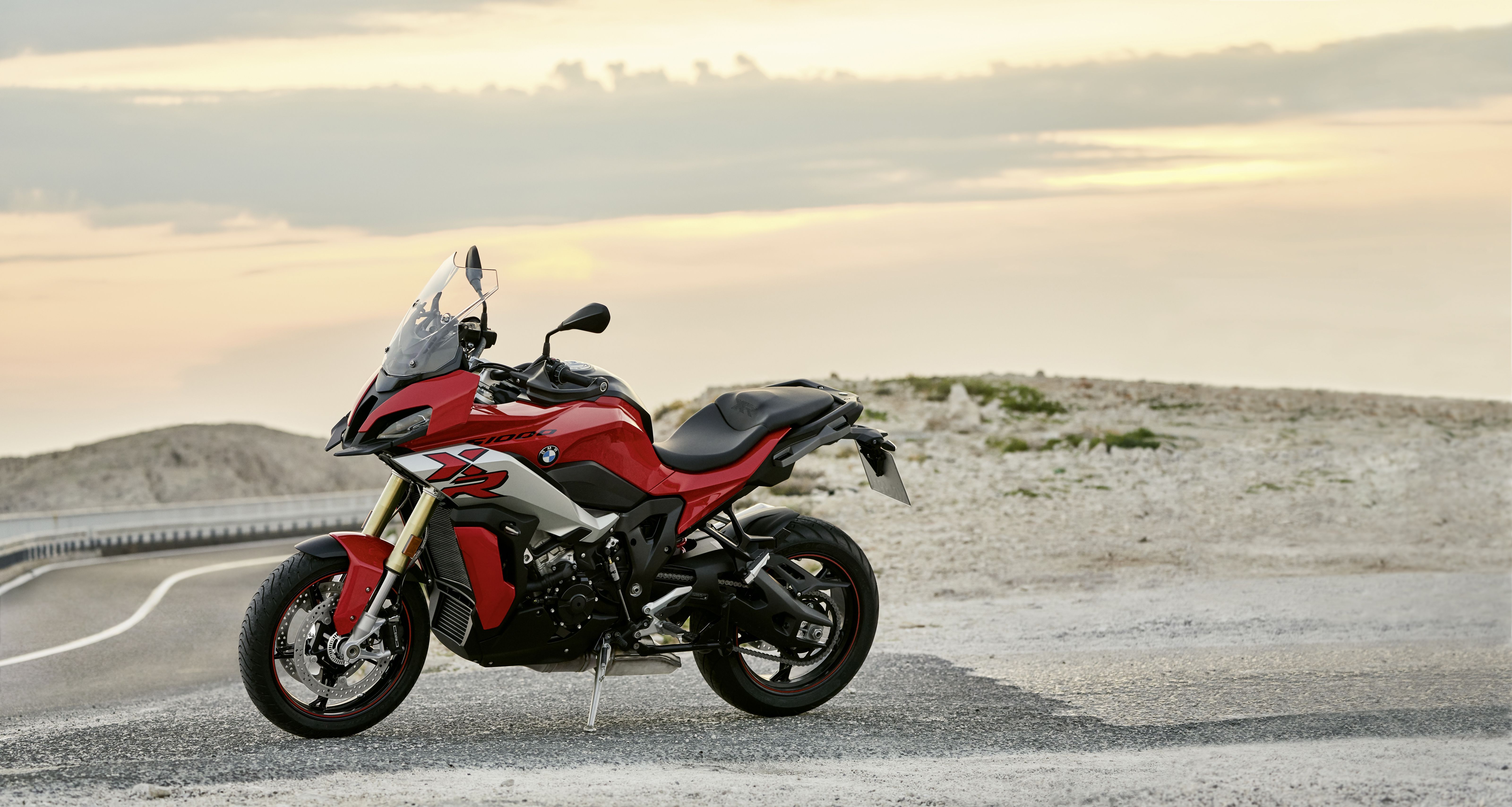 6400x3415 BMW S1000 XR Motorcycle in Stunning 4K Ultra HD Wallpaperx2731