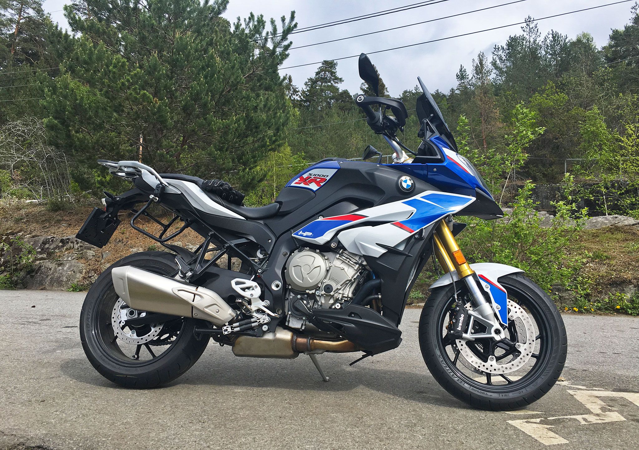 2048x1445 BMW S1000XR, a rocket ship with wheels