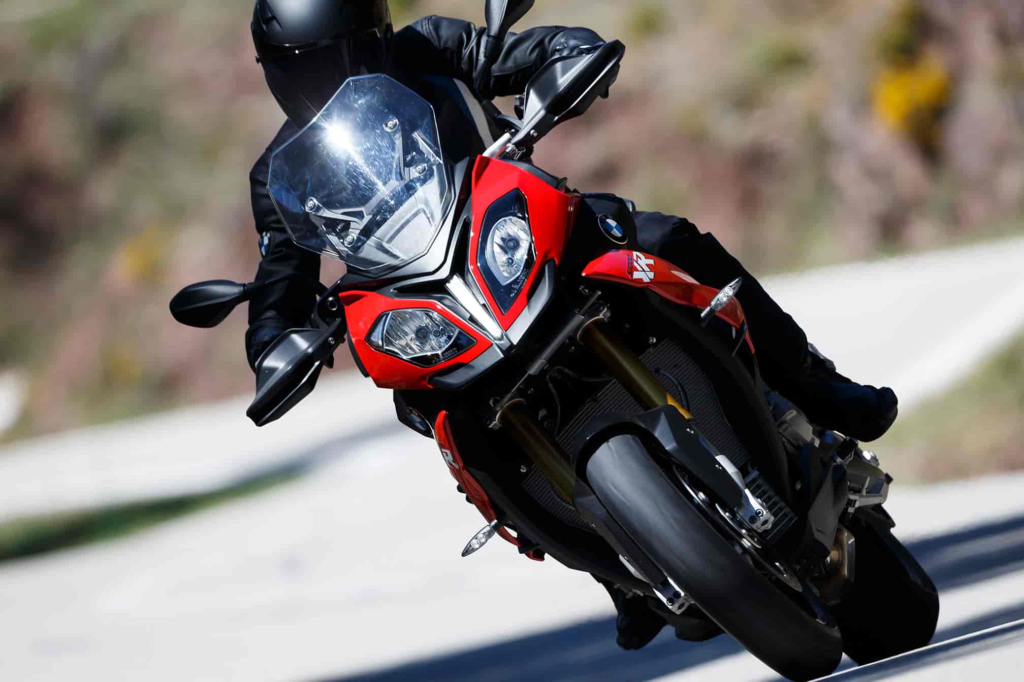 2016x1344 BMW S1000XR Review
