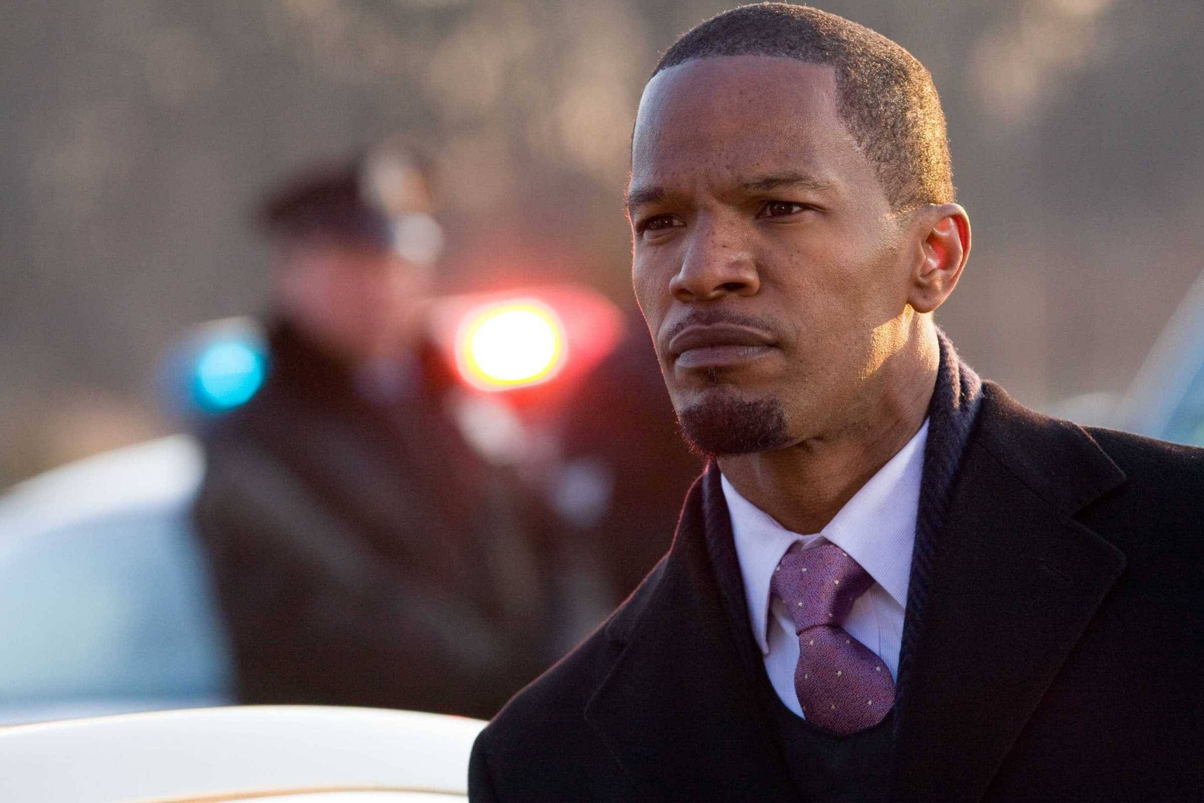 2400x1600 Download Academy Award winning actor Jamie Foxx in Law Abiding Citizen Wallpaper