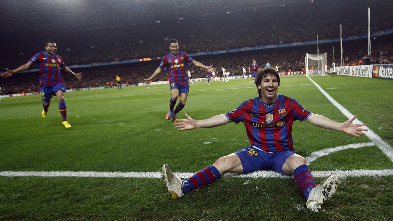 1366x768 Soccer players rejoice at scoring a goal · 1366x768 free photo from dimazuenok and wallpaper