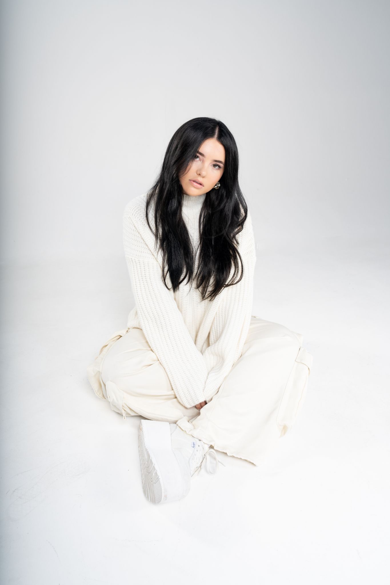 1365x2048 Lauren Spencer Smith Shares An Honest Christmas Message. Features. Clash Magazine Music News, Reviews & Interviews