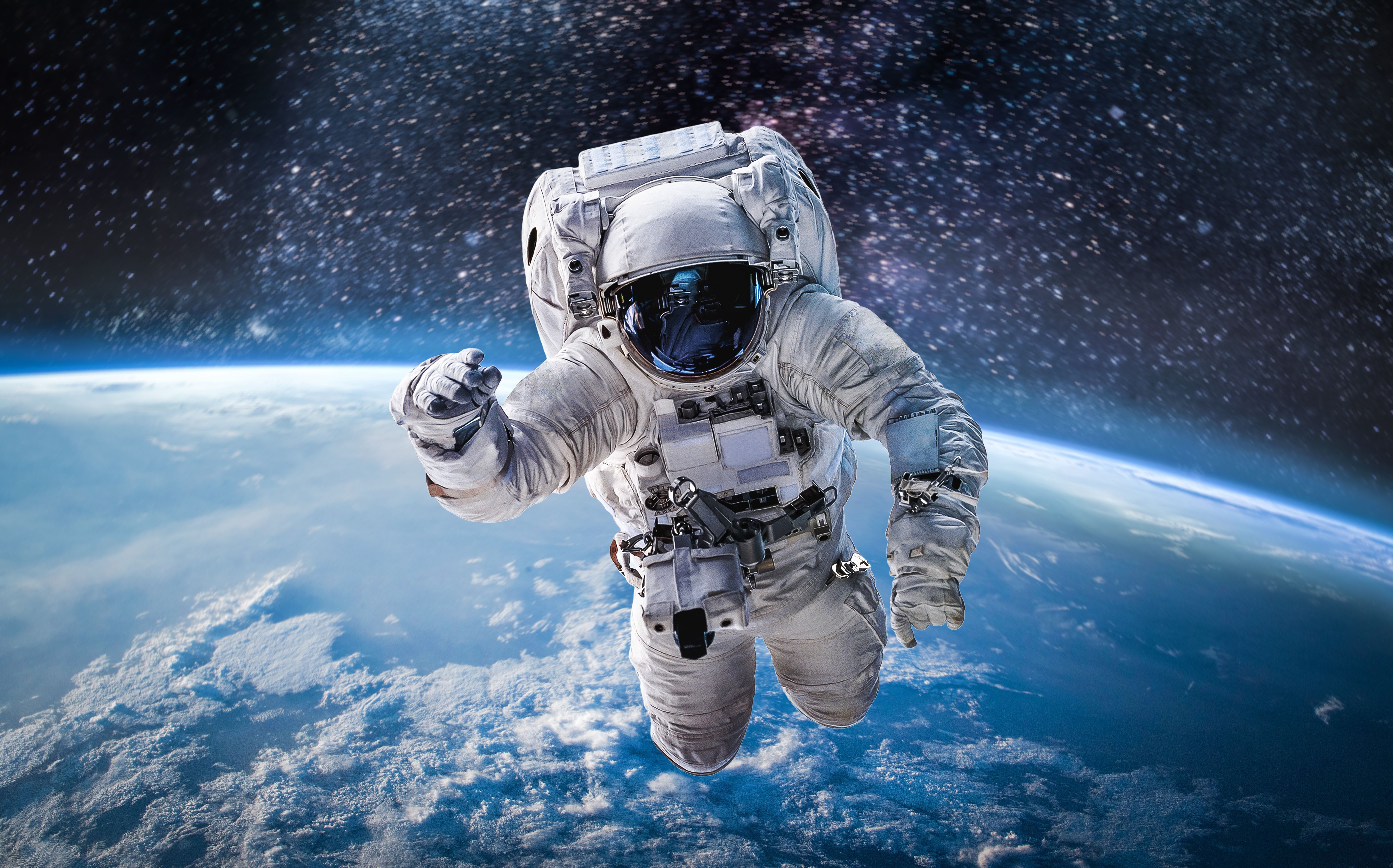 5568x3470 Beyond Earth: The Future of Cancer Clinical Trials in Space