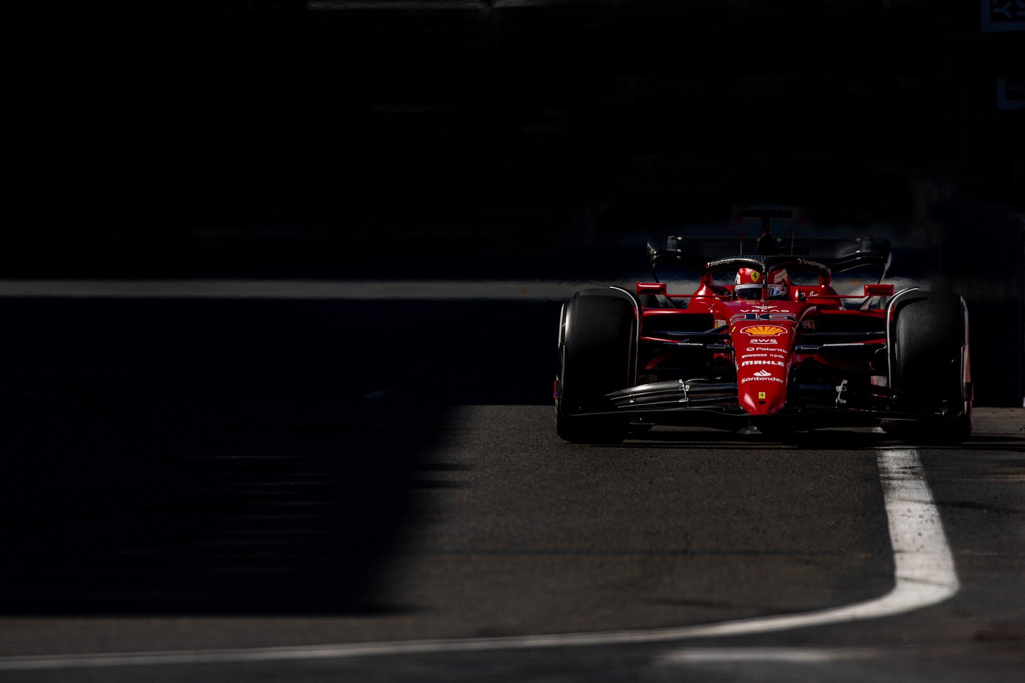 2048x1366 F1 Black Theme Wallpaper