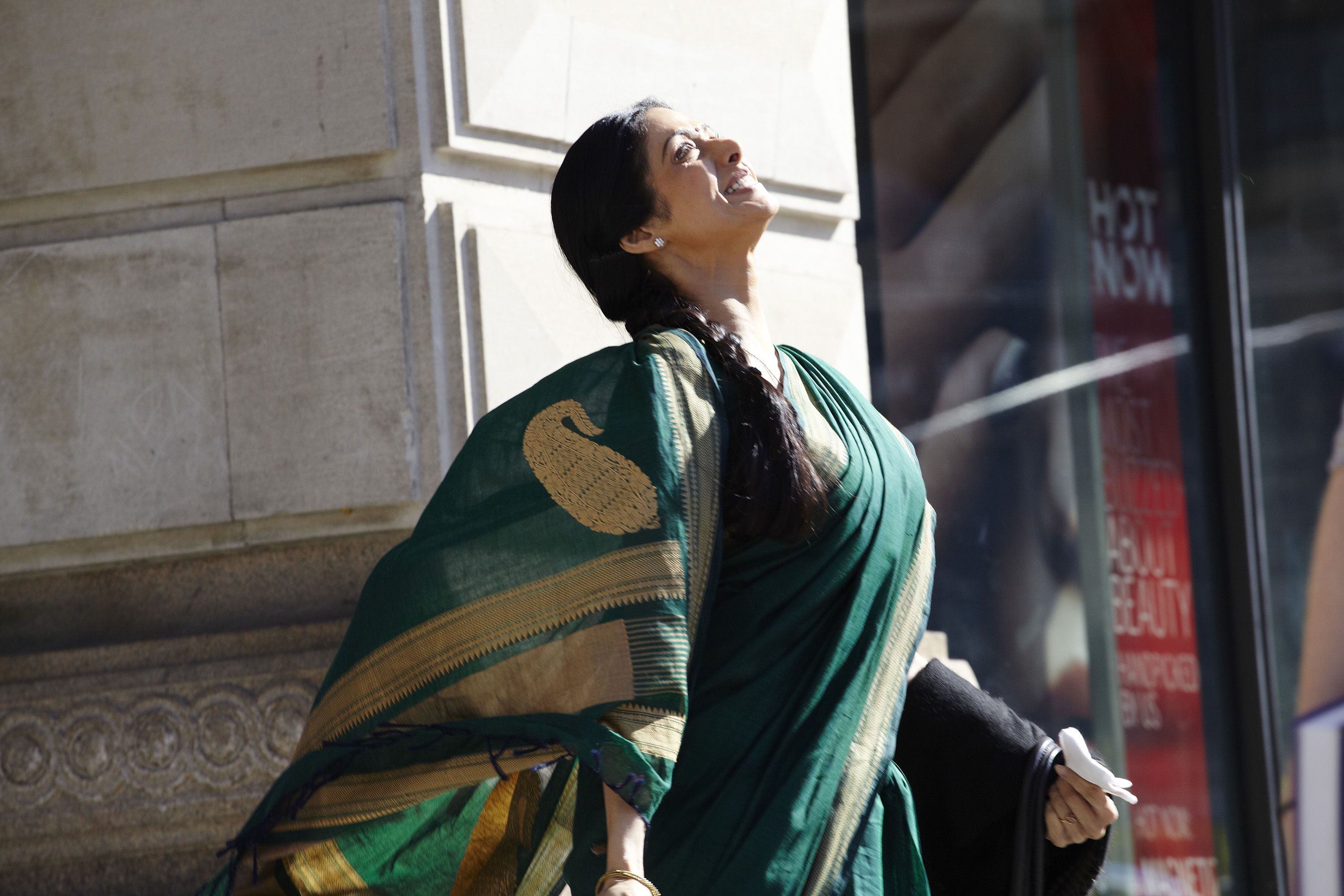 2700x1800 Download Celebrity Sridevi HD Wallpaperx1800