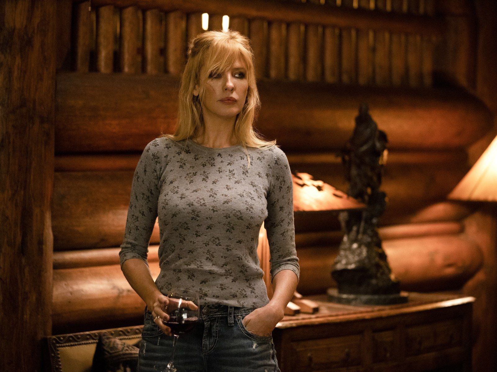 1600x1200 Beth Dutton Yellowstone Wallpaper