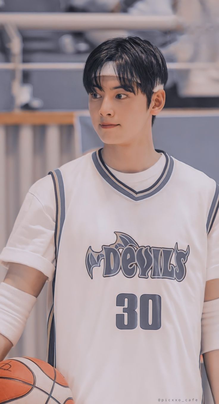 736x1353 Cha Eunwoo- Lee Suho Wallpaper. Guy from true beauty, True beauty pics kdrama, Cute cha