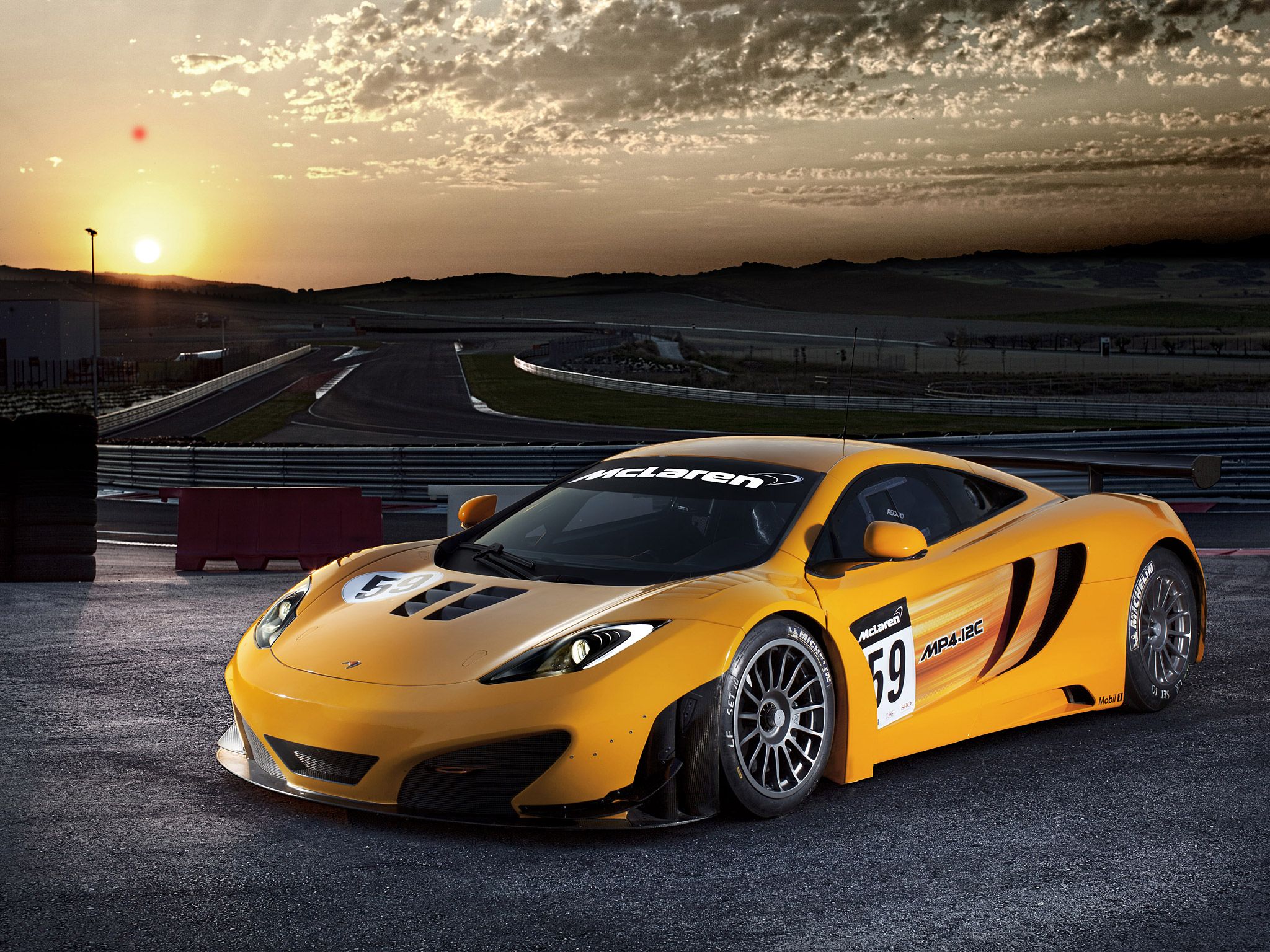 2048x1536 McLaren MP4 12C GT3 Wallpaper