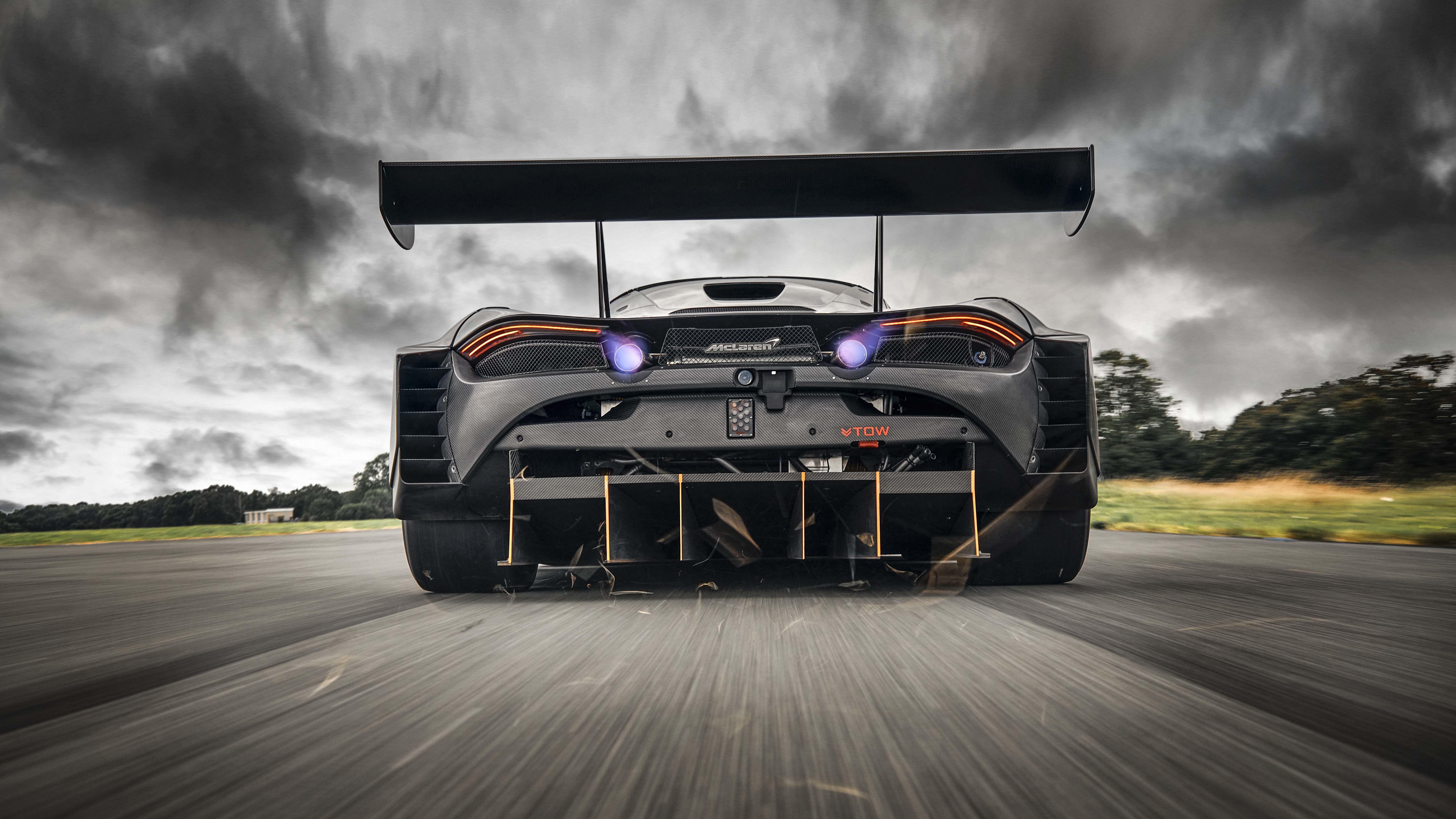 6720x3780 Flat out in the McLaren 720S GT3X