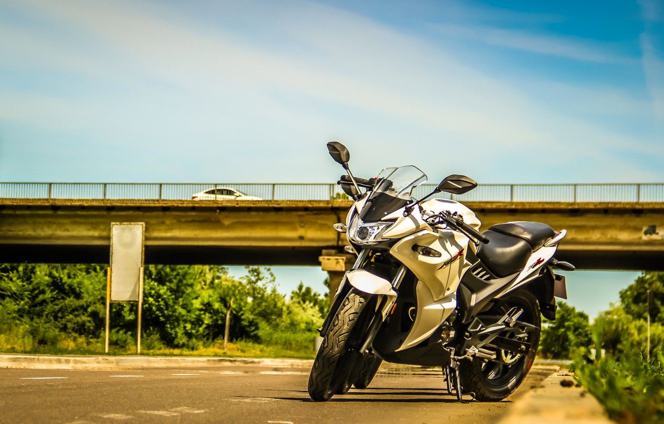 1332x850 Lifan Motorcycle Wallpaper
