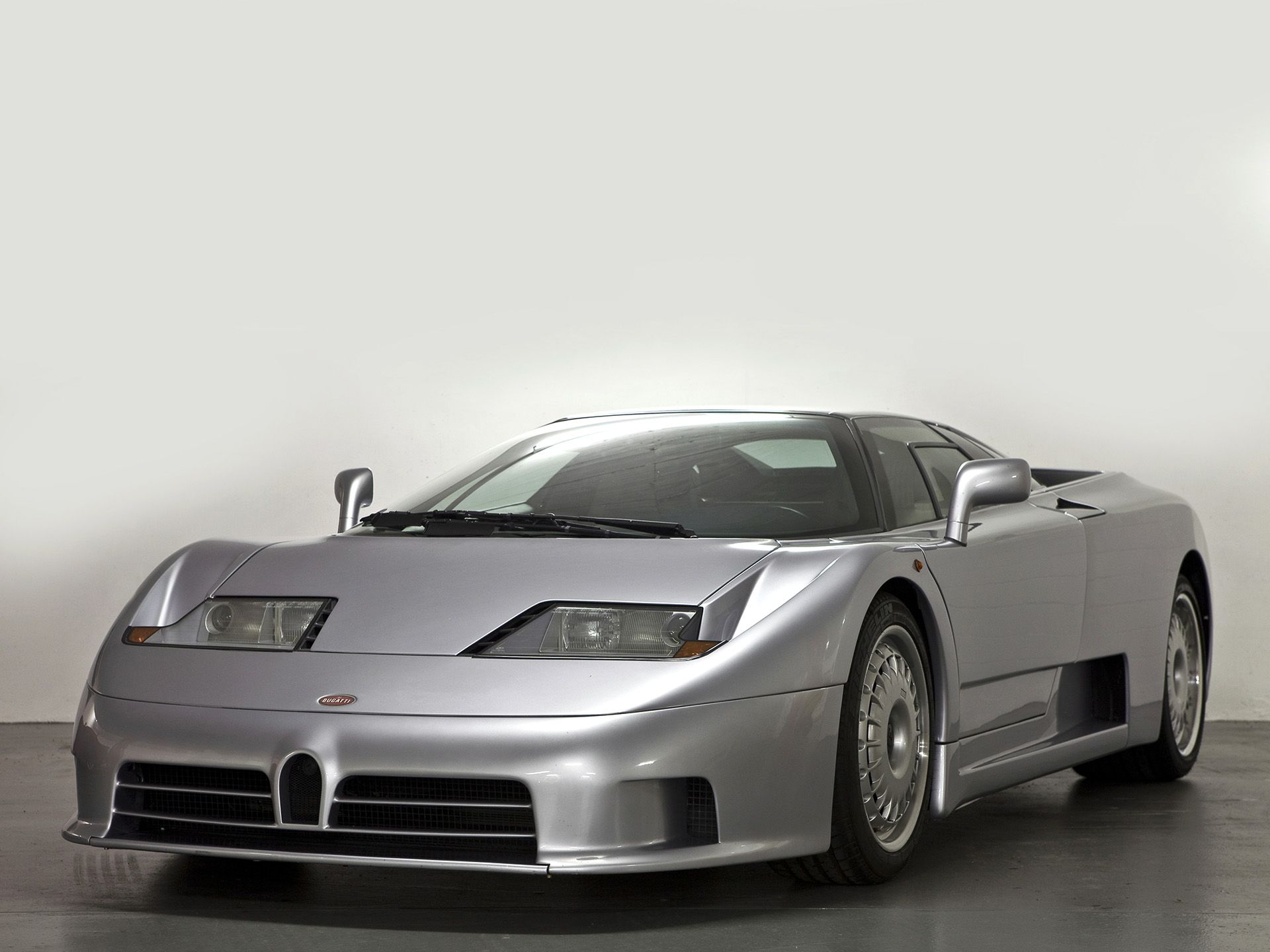 1920x1440 Bugatti EB 110 Wallpaper