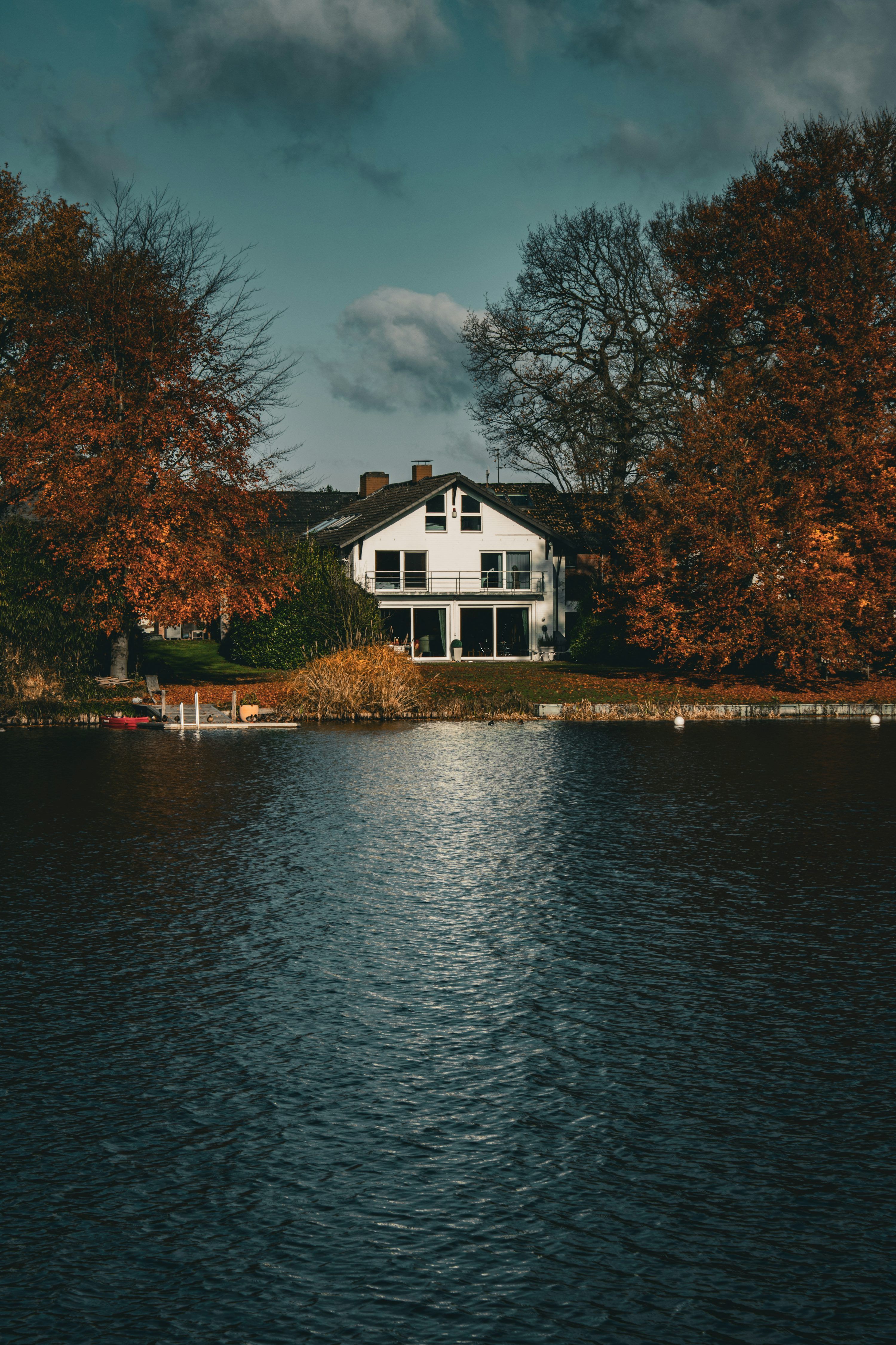 3000x4500 Lake House Picture. Download Free Image