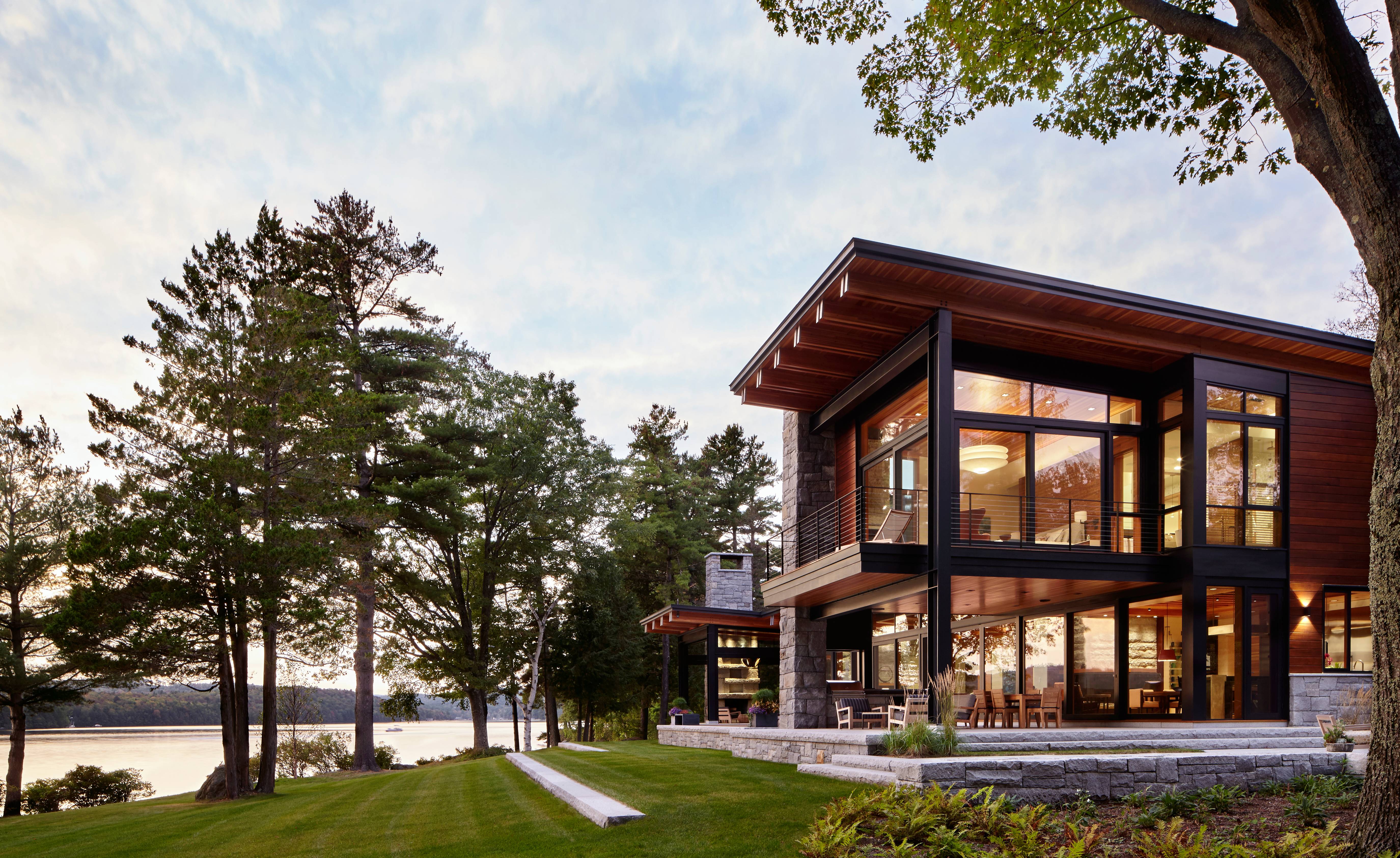 5499x3371 New lakeside New Hampshire house by MGA. Wallpaper*