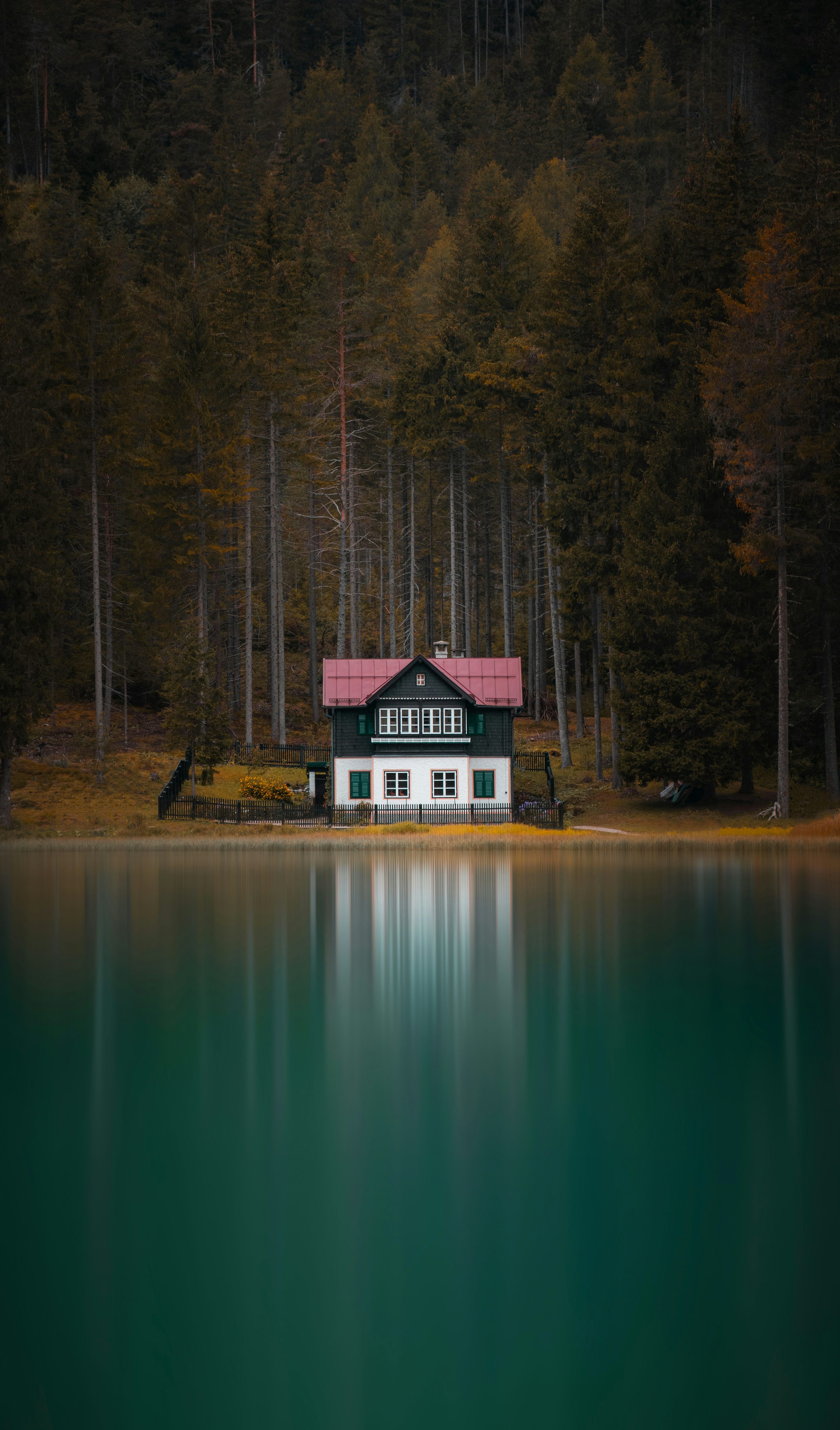 3000x5105 White and brown house near lake and green trees during daytime