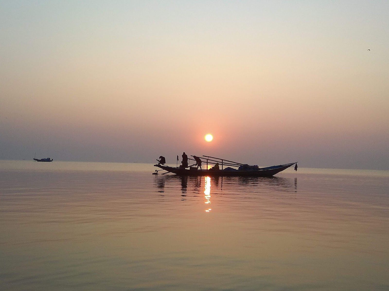 1600x1200 Chilika Lake. Timings, History & Visitor Guide