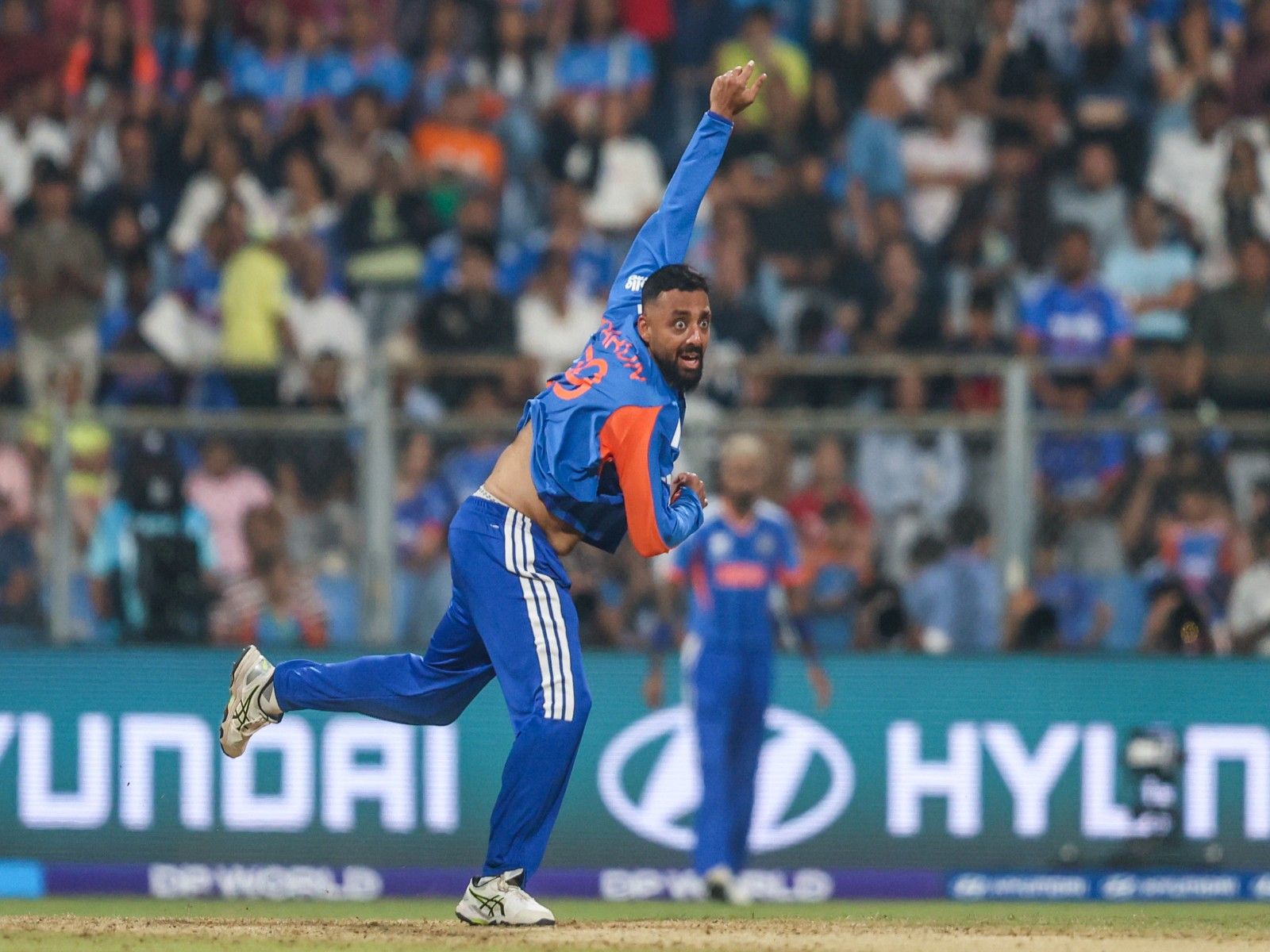 1600x1200 Morne Morkel Praises Varun Chakaravarthy Ahead of Super Eight