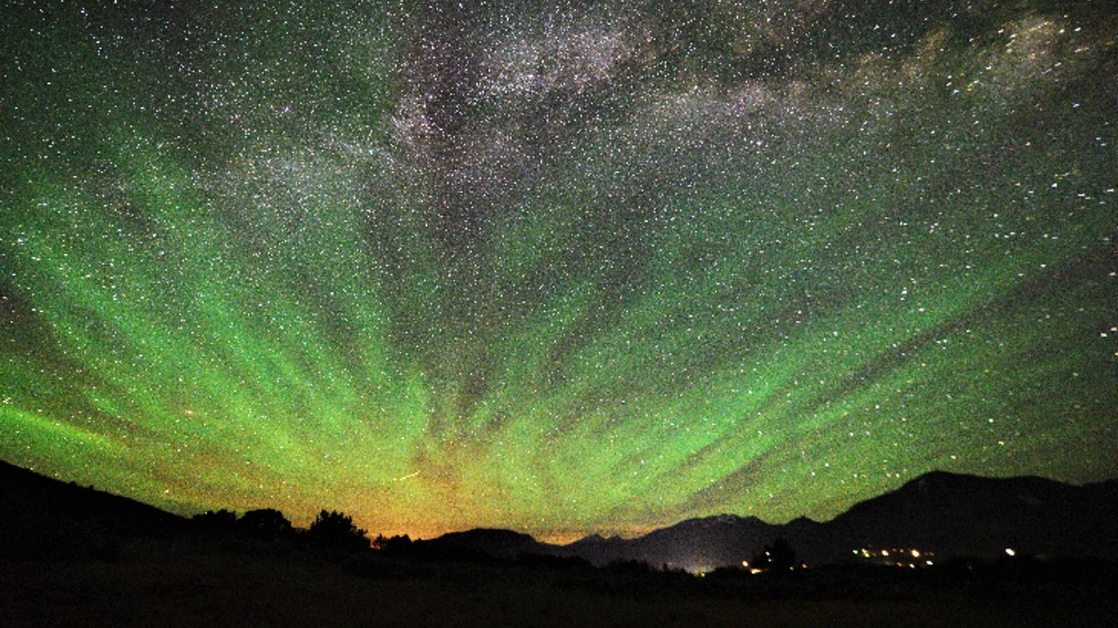 1600x900 Rare streaks of light above US are a sign that solar maximum is fast approaching