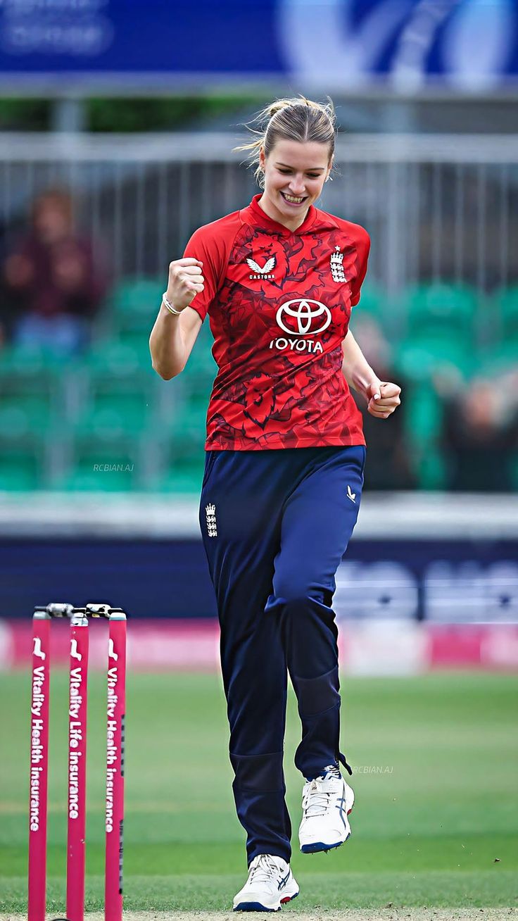 736x1308 Female cricketer wallpaper for laptop. Cricket wallpaper for laptop england, Lauren bell cricketer, Ab de