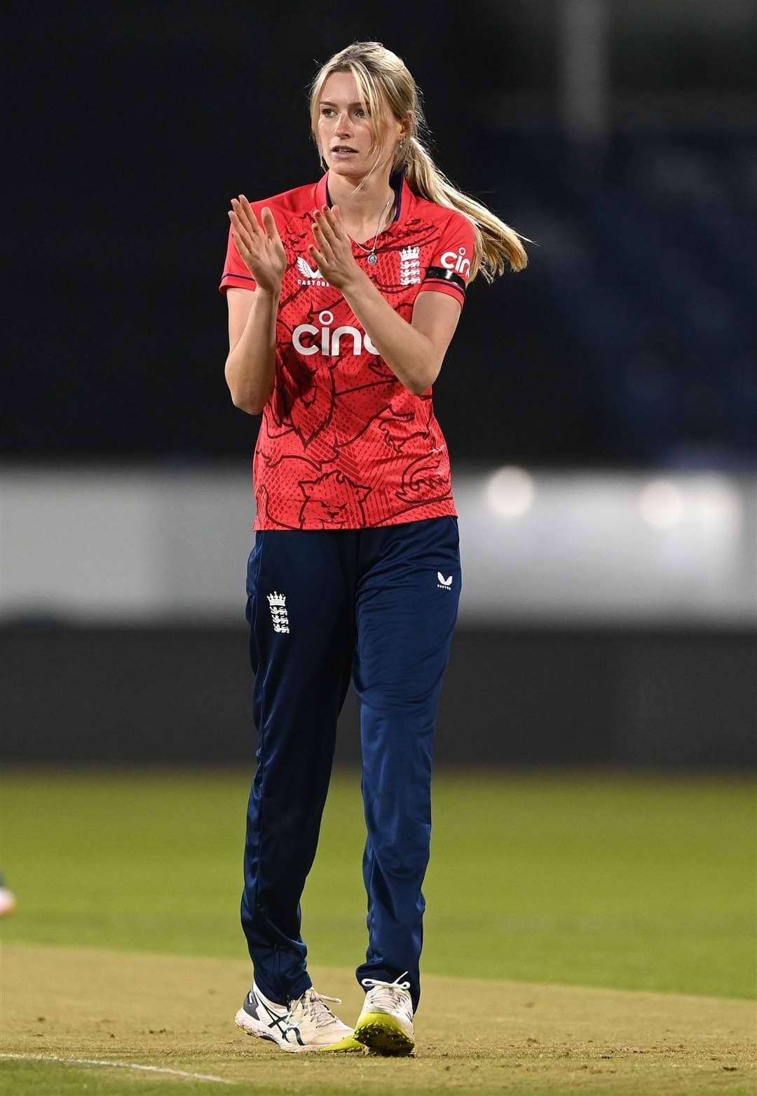 1080x1564 Meet Lauren Bell: Most Stylish Cricketer At ICC Women's World Cup 2025 Pics