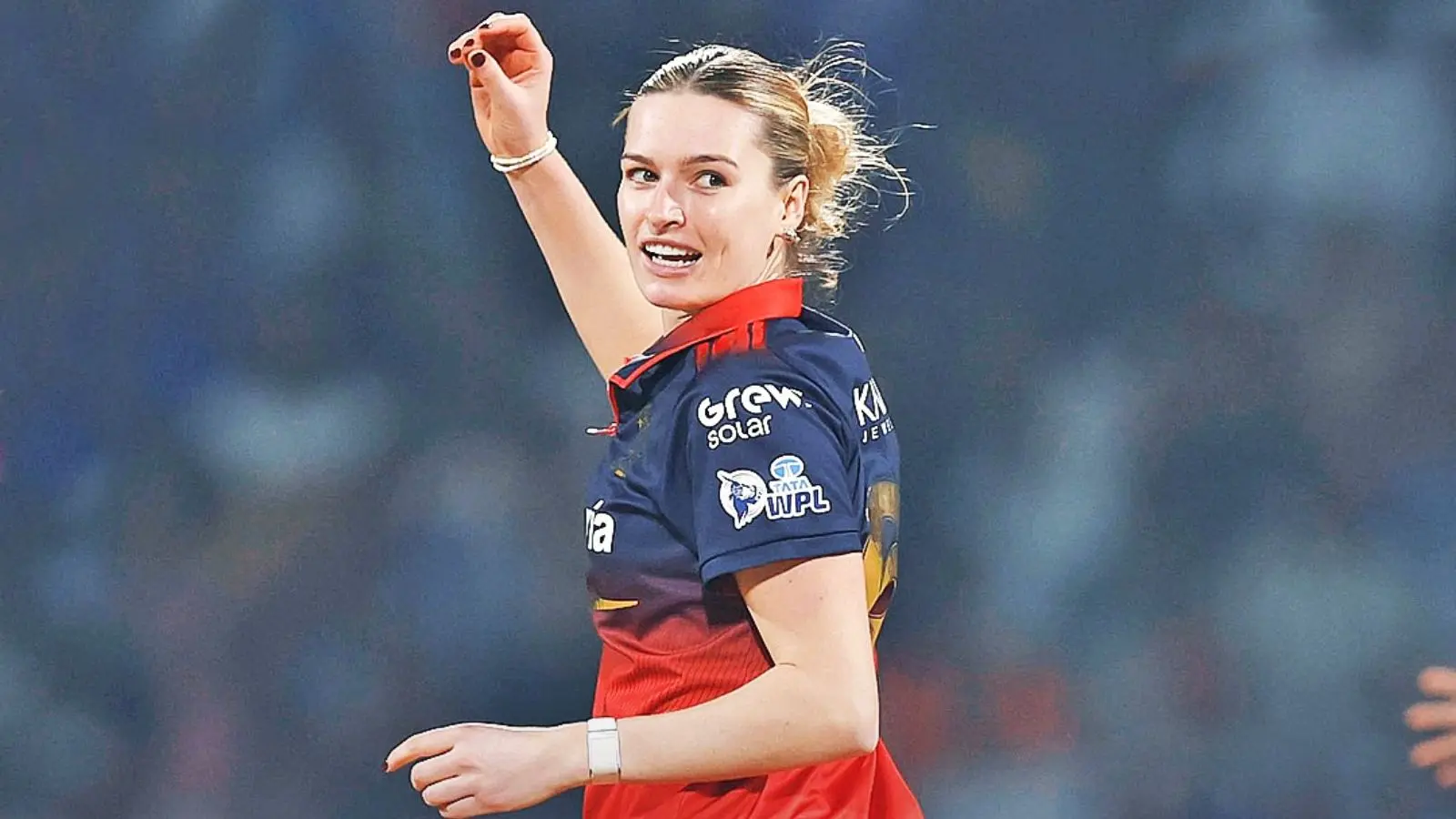 1600x900 RCB Effect: Lauren Bell Beats Root, Archer in Followers
