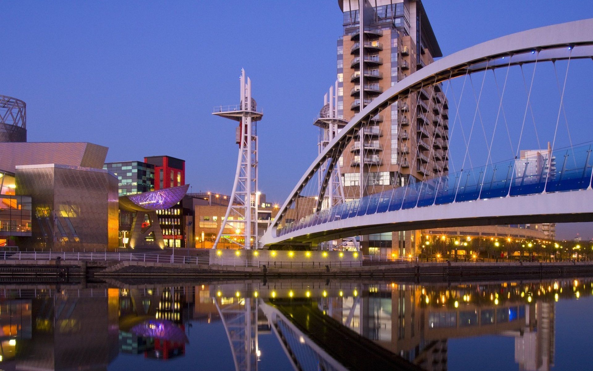 1920x1200 Manchester Marvel: Stunning England Skyline HD Wallpaperx1600