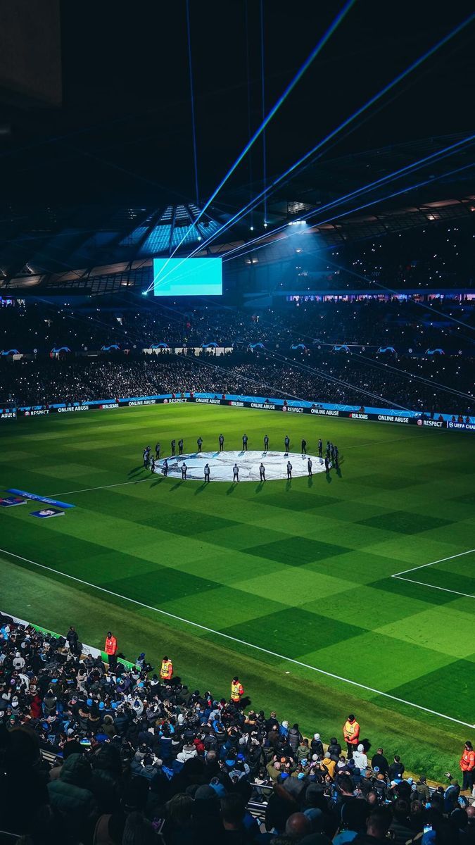 675x1200 Manchester City Wallpaper