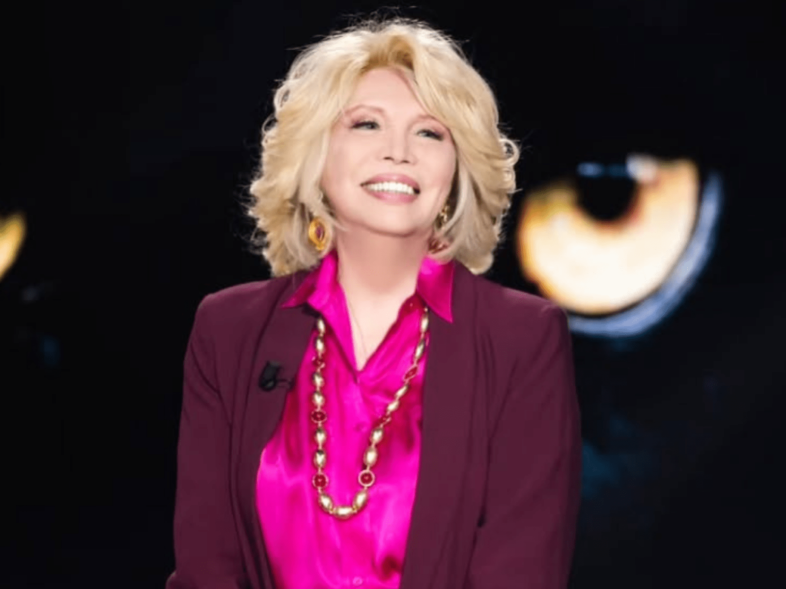 1600x1200 I Am Flattered': French Singer Amanda Lear Accuses Miley Cyrus of Copying 'The Sphinx' on 'REDLIGHTS'
