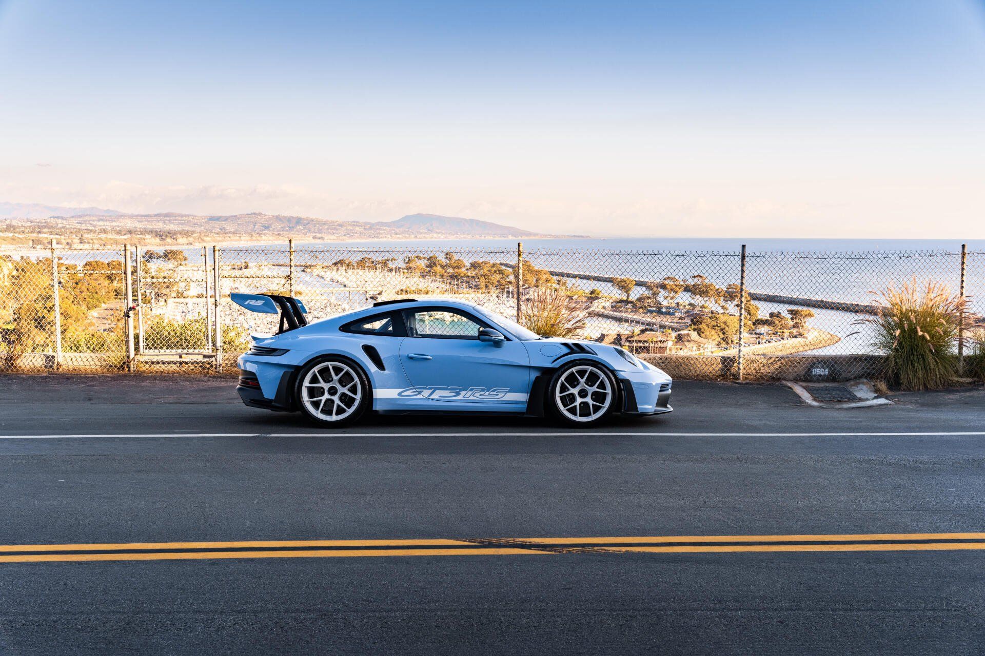 1920x1280 8K Ultra HD Porsche Racing Beauty on Scenic Coastal Roadx6336