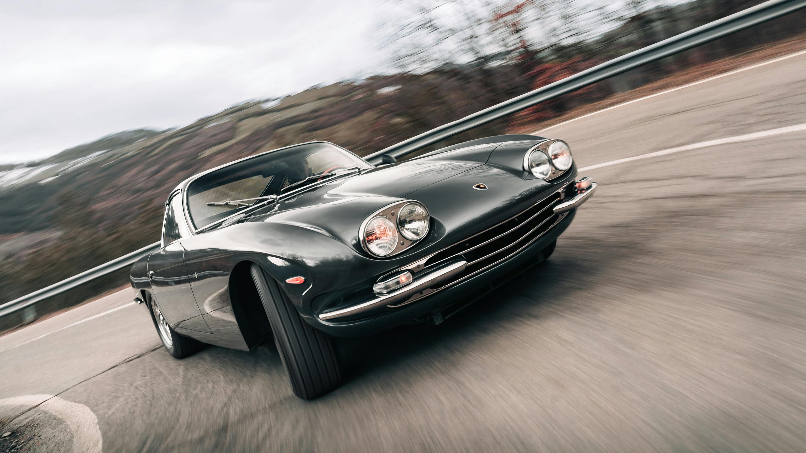 2560x1440 The 400 GT feels like a relic of a different Lamborghini