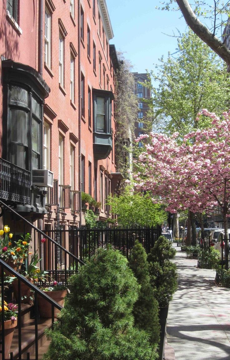 736x1150 Greenwich Village Wallpaper