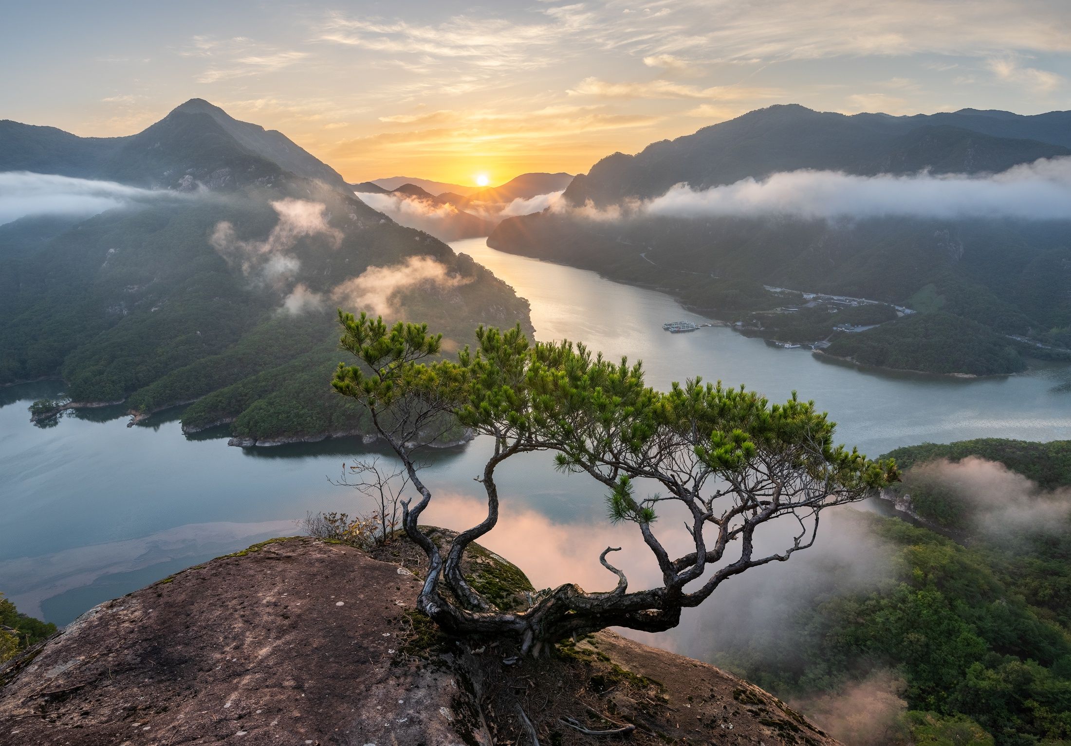 2200x1533 South Korea's Serene Sunrise: Breathtaking Nature Landscape HD Wallpaperx1533