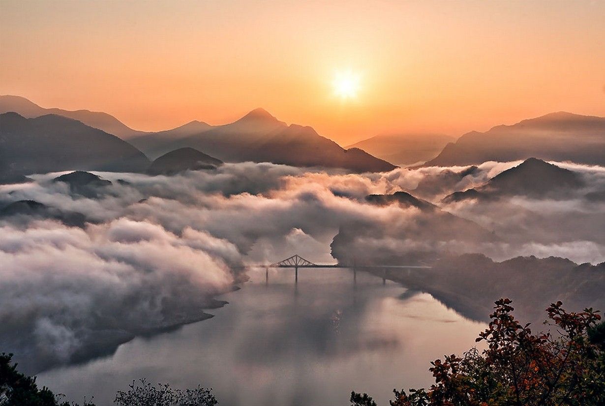 1230x825 photography, Nature, Landscape, Lake, Morning, Mist, Mountains, Bridge, Sunlight, Calm waters, South Korea Wallpaper HD / Desktop and Mobile Background