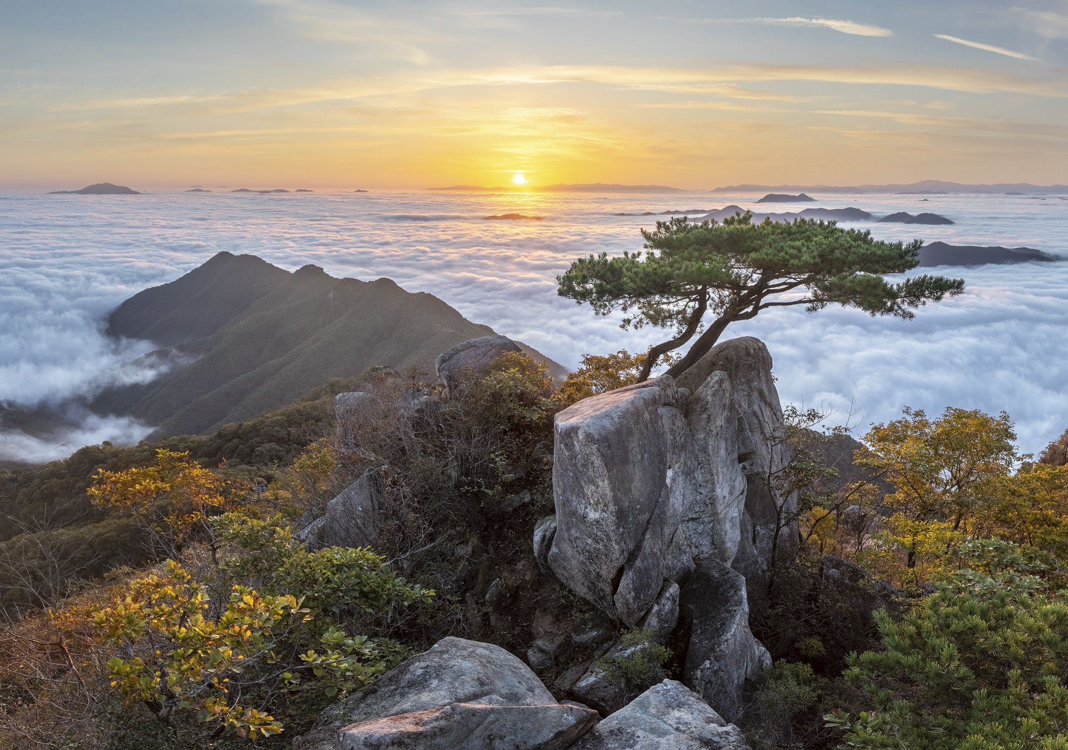 2159x1517 Desktop wallpaper: Landscape, South Korea, Earth, Sunrise, Cloud, Horizon, Nature 4K free download for PC. 970100