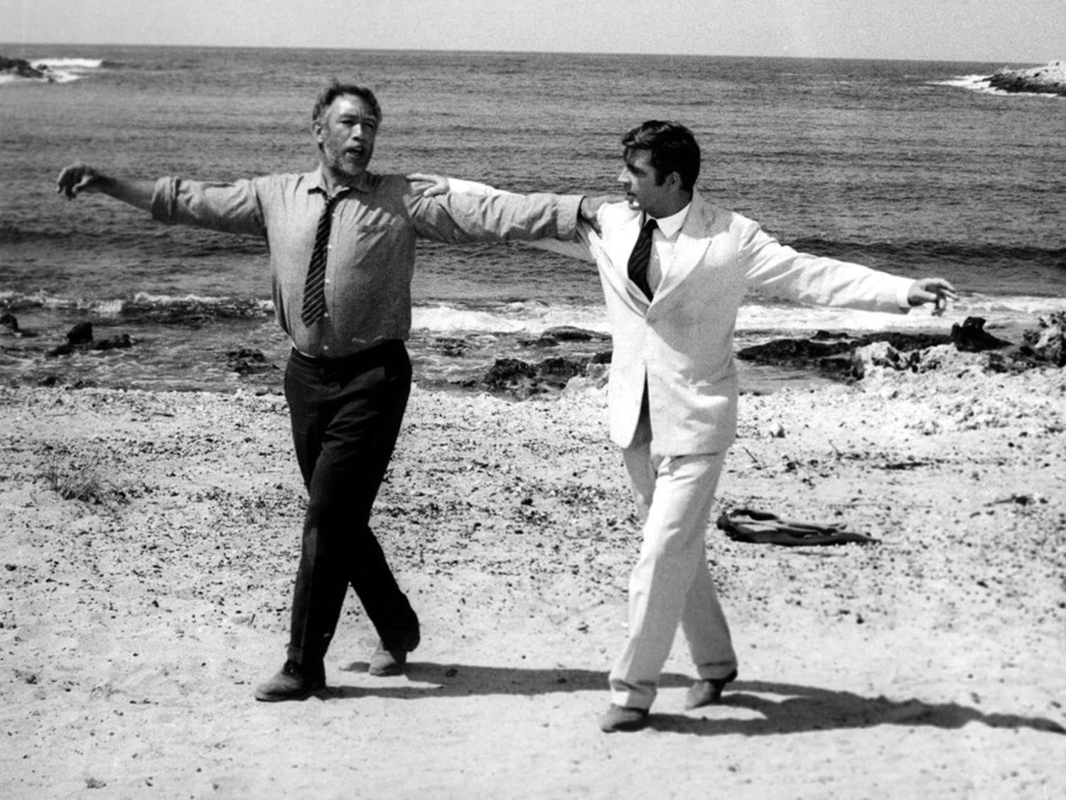 1500x1126 ART.COM Wall Photo Zorba The Greek, Anthony Quinn, Alan Bates, 16 x 12: Posters & Prints