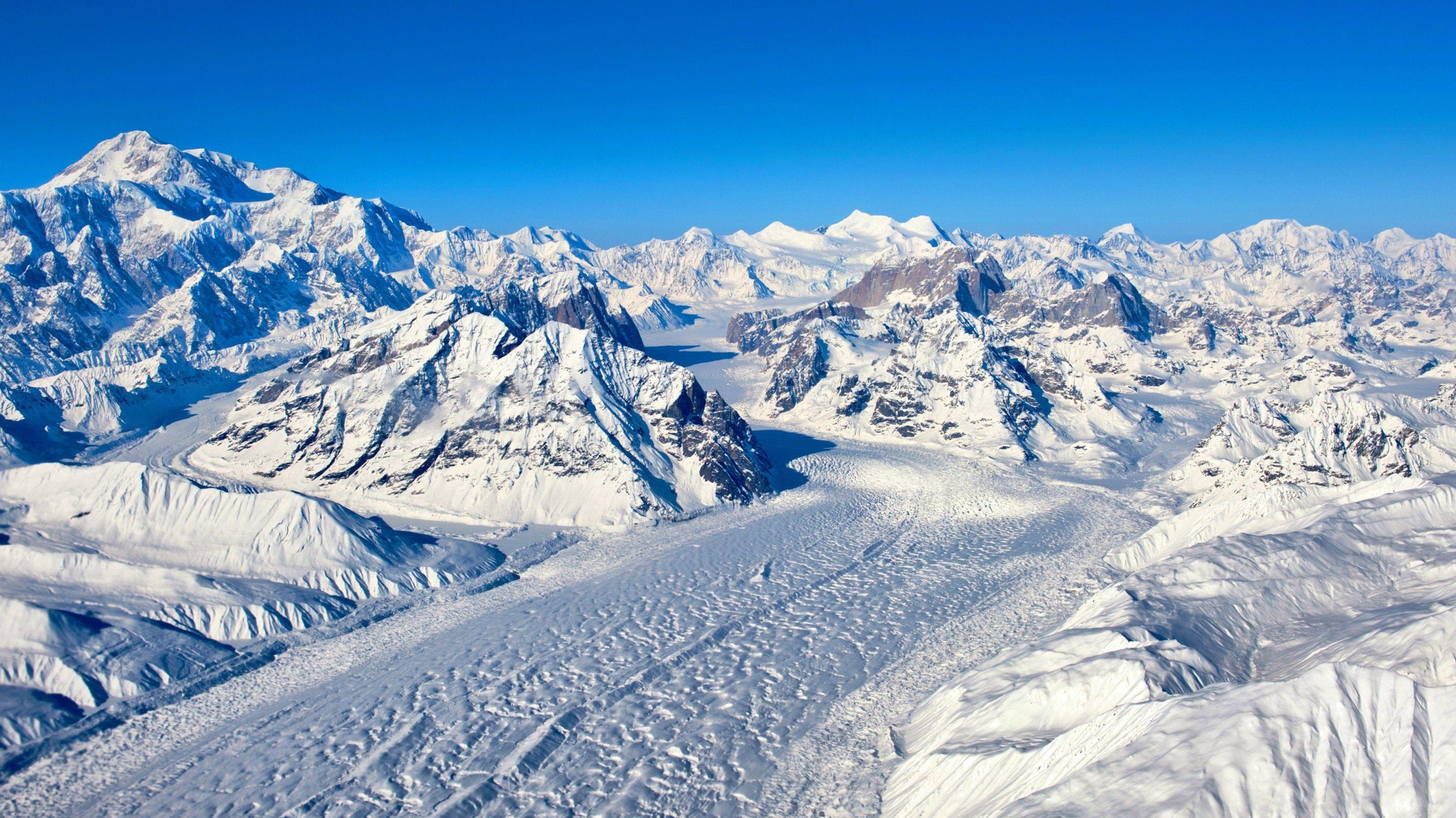 3840x2160 Winter Mountains Wallpaper