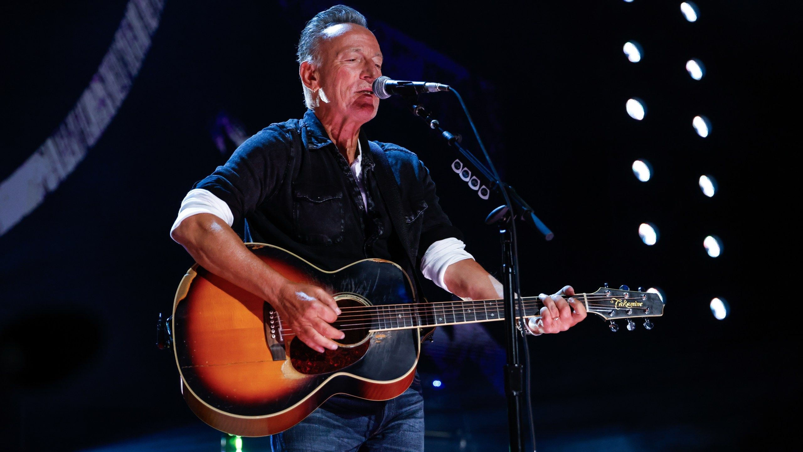 2560x1440 Inside the DC 'Power to the People' festival headlined by Bruce Springsteen. WGN Radio 720's Very Own