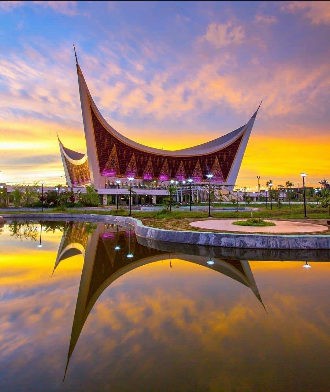 1079x1284 Padang Wallpaper