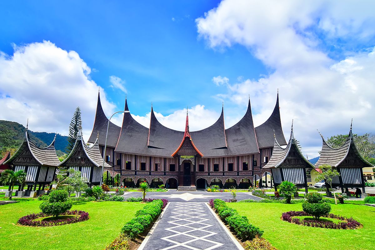 1200x800 Padang: Gateway to Minang Highlands
