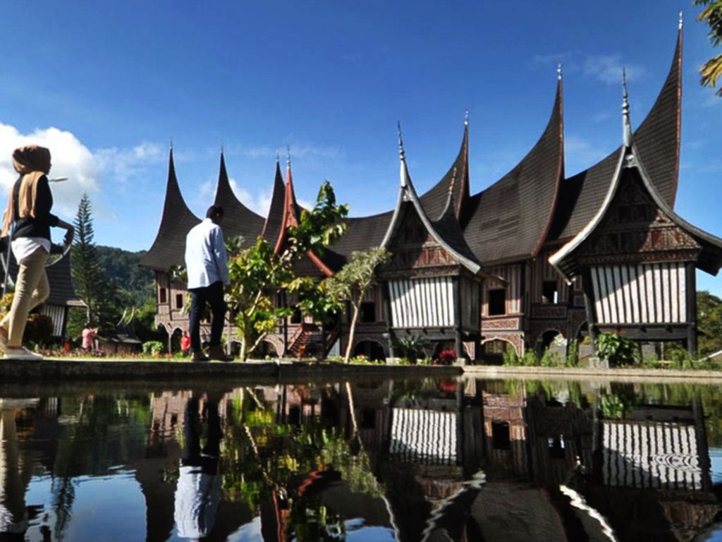 1024x768 Day Padang Tour: Minangkabau Cultural, Village and City Tour