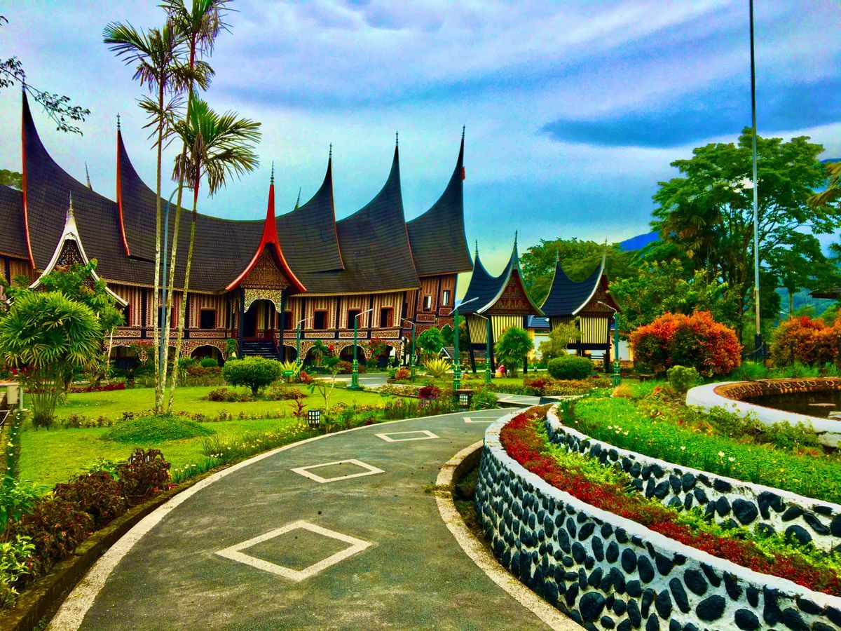 1200x900 Atok Bagonjong Bak Tanduk Kerbau.Maninjau Lake Minangkabau