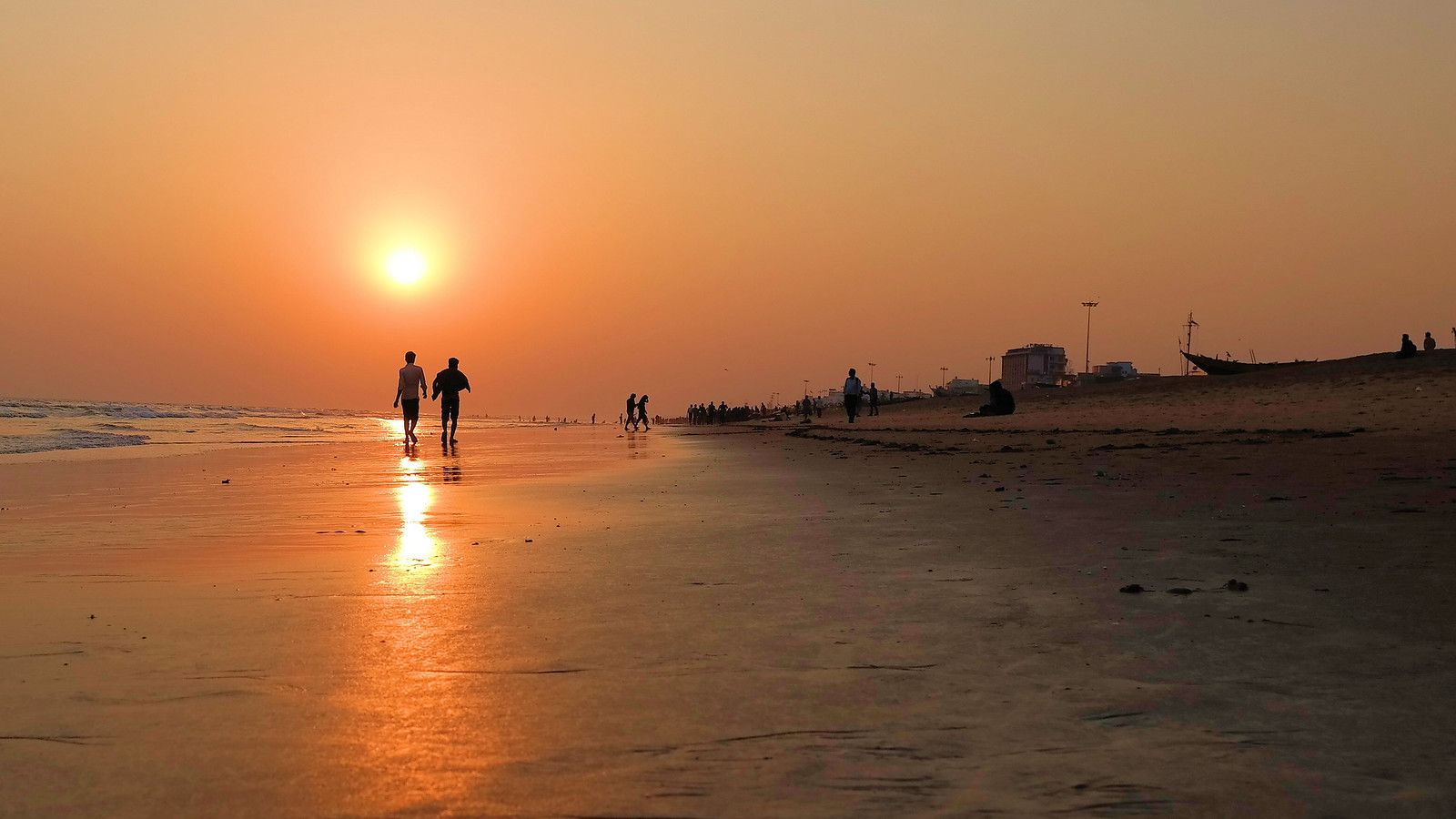 1600x900 Puri Sea Beach at Sunset. Puri Sea beach, Bay of Bengal, Od